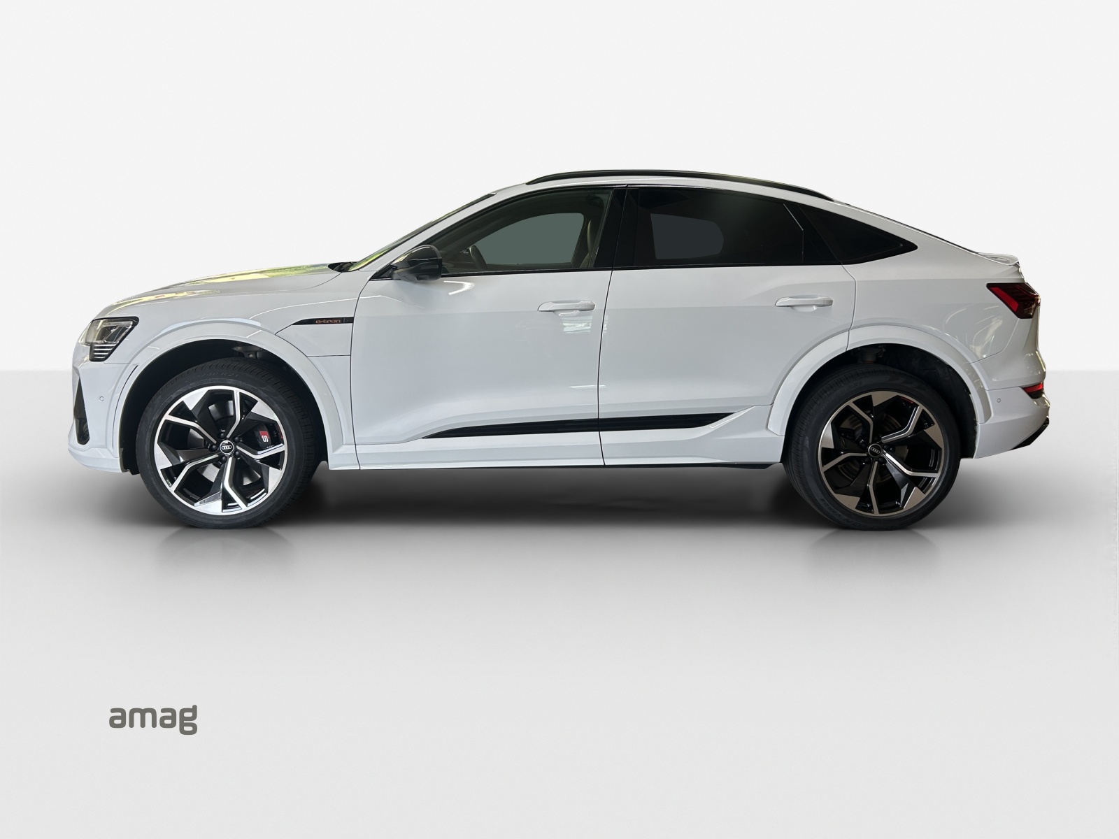AUDI e-tron S Sportback quattro-image-1