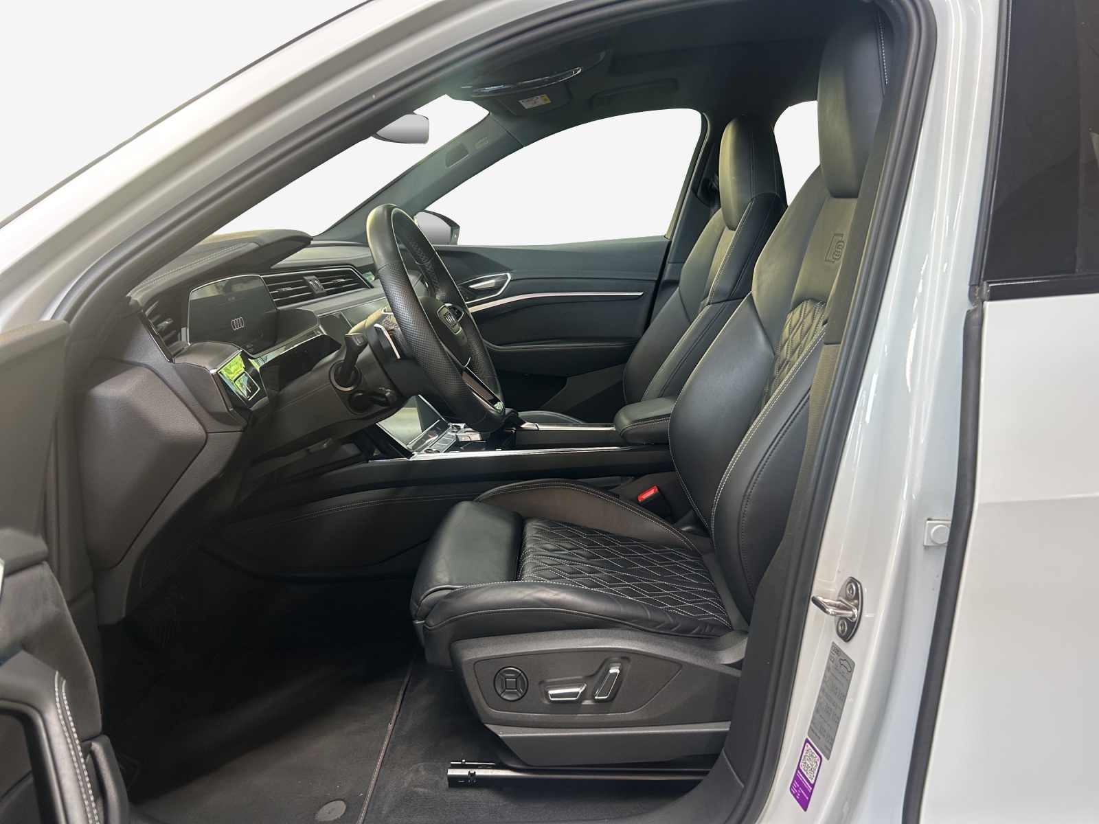 AUDI e-tron S Sportback quattro-image-7