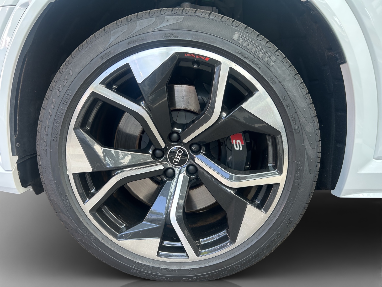 AUDI e-tron S Sportback quattro-image-14