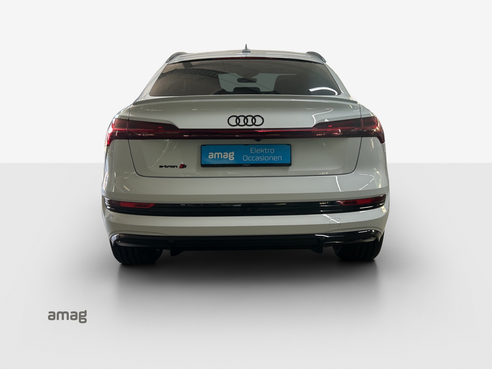 AUDI e-tron S Sportback quattro-image-3