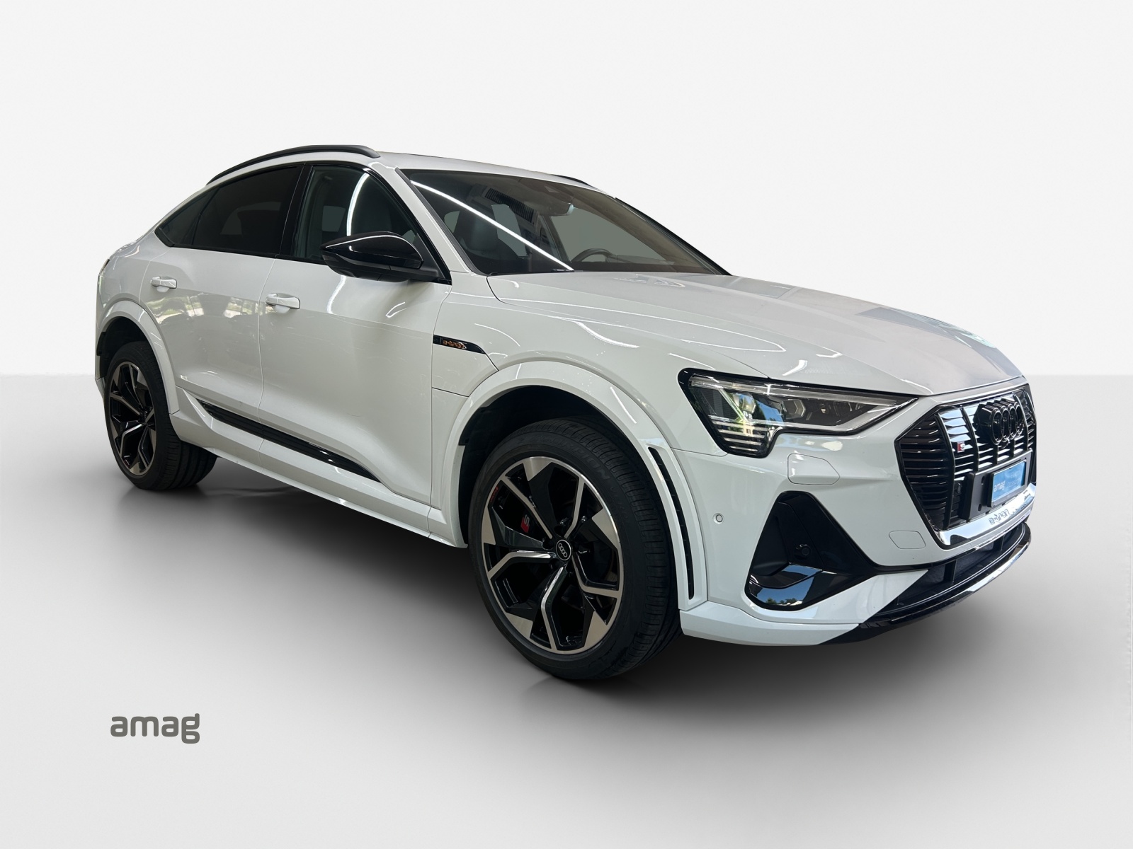 AUDI e-tron S Sportback quattro-image-5