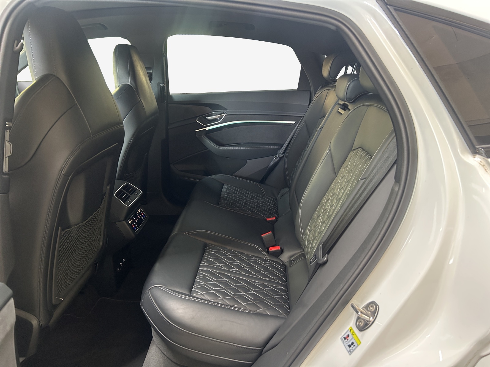 AUDI e-tron S Sportback quattro-image-11