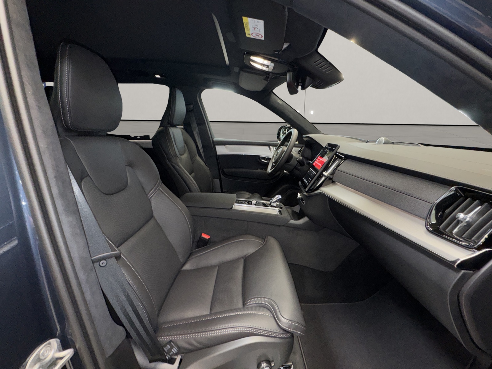 VOLVO XC90 2.0 T8 TE Black Edition eAWD-image-11