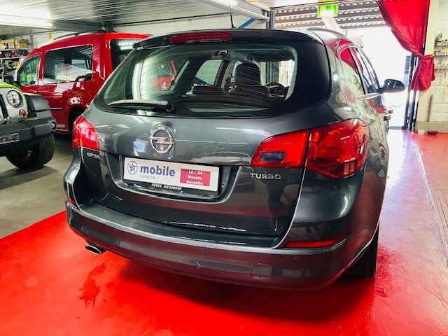 OPEL Astra SportsTourer 1.4i 16V Turbo-image-13