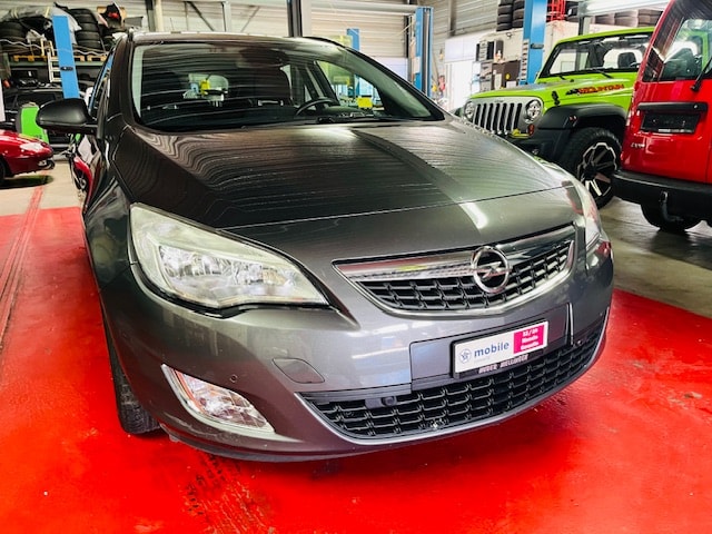 OPEL Astra SportsTourer 1.4i 16V Turbo-image-14