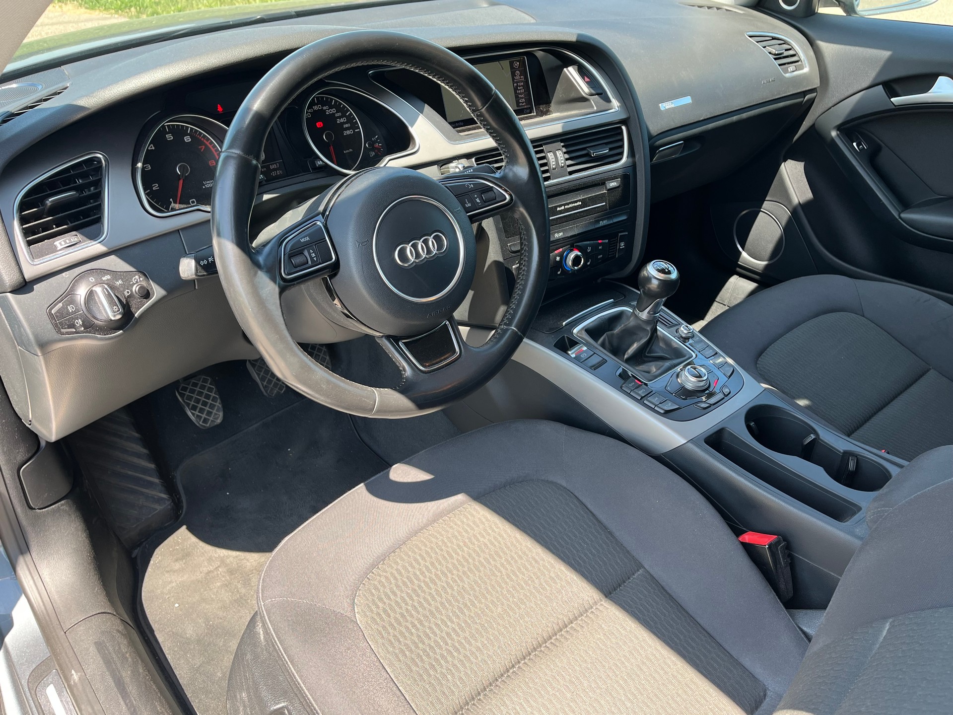 AUDI A5 Coupé 1.8 TFSI-image-8