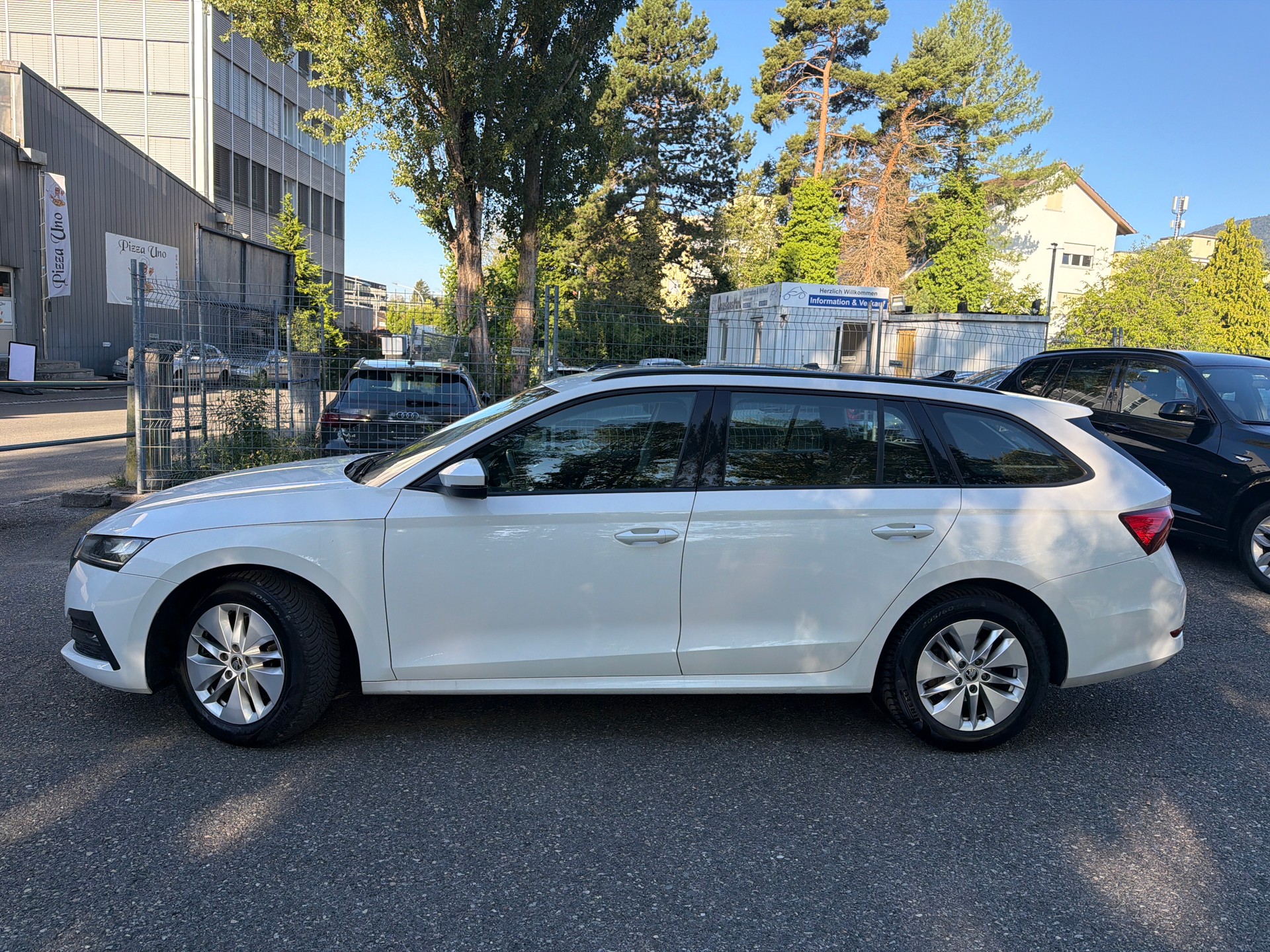 SKODA Octavia Combi 2.0 TDI DSG Ambition 4x4 * Gr. Navi * LED * PDC V&H ** Tempomat * Ab MFK-image-9