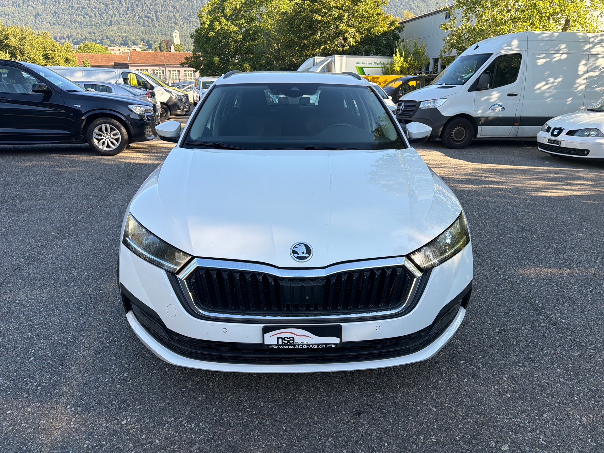 SKODA Octavia Combi 2.0 TDI DSG Ambition 4x4 * Gr. Navi * LED * PDC V&H ** Tempomat * Ab MFK-image-1