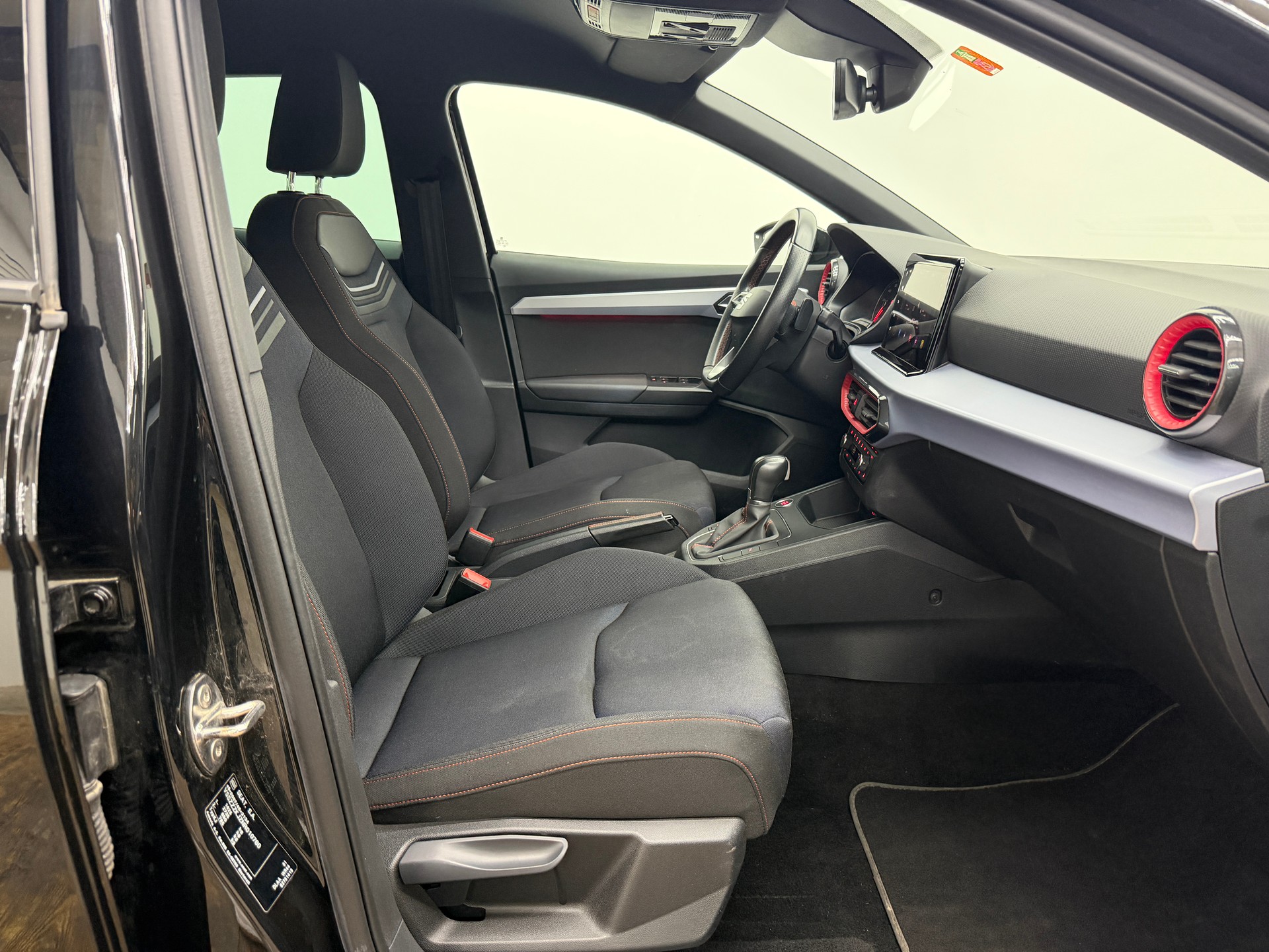 SEAT Ibiza 1.0 EcoTSI Hola FR DSG-image-12