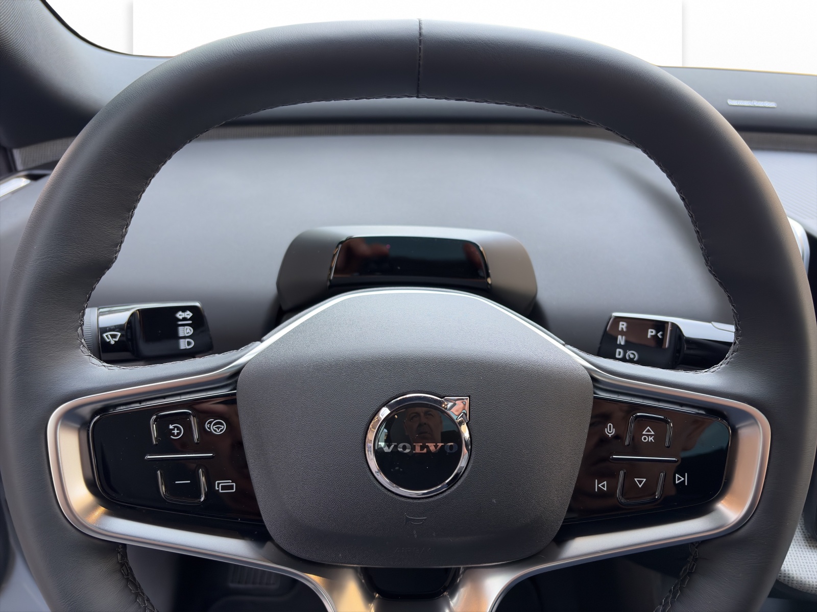 VOLVO EX30 E60 Twin Ultra Performance AWD-image-9
