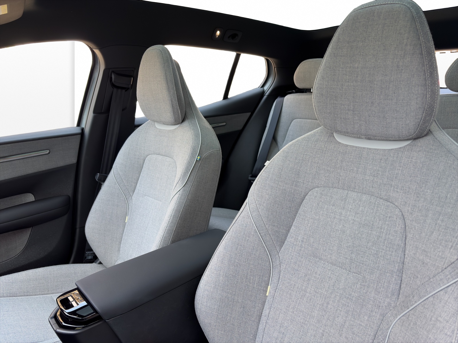 VOLVO EX30 E60 Twin Ultra Performance AWD-image-16