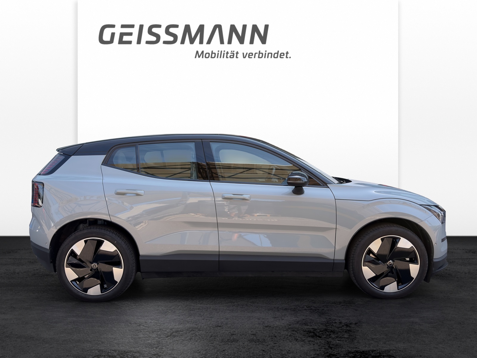 VOLVO EX30 E60 Twin Ultra Performance AWD-image-3