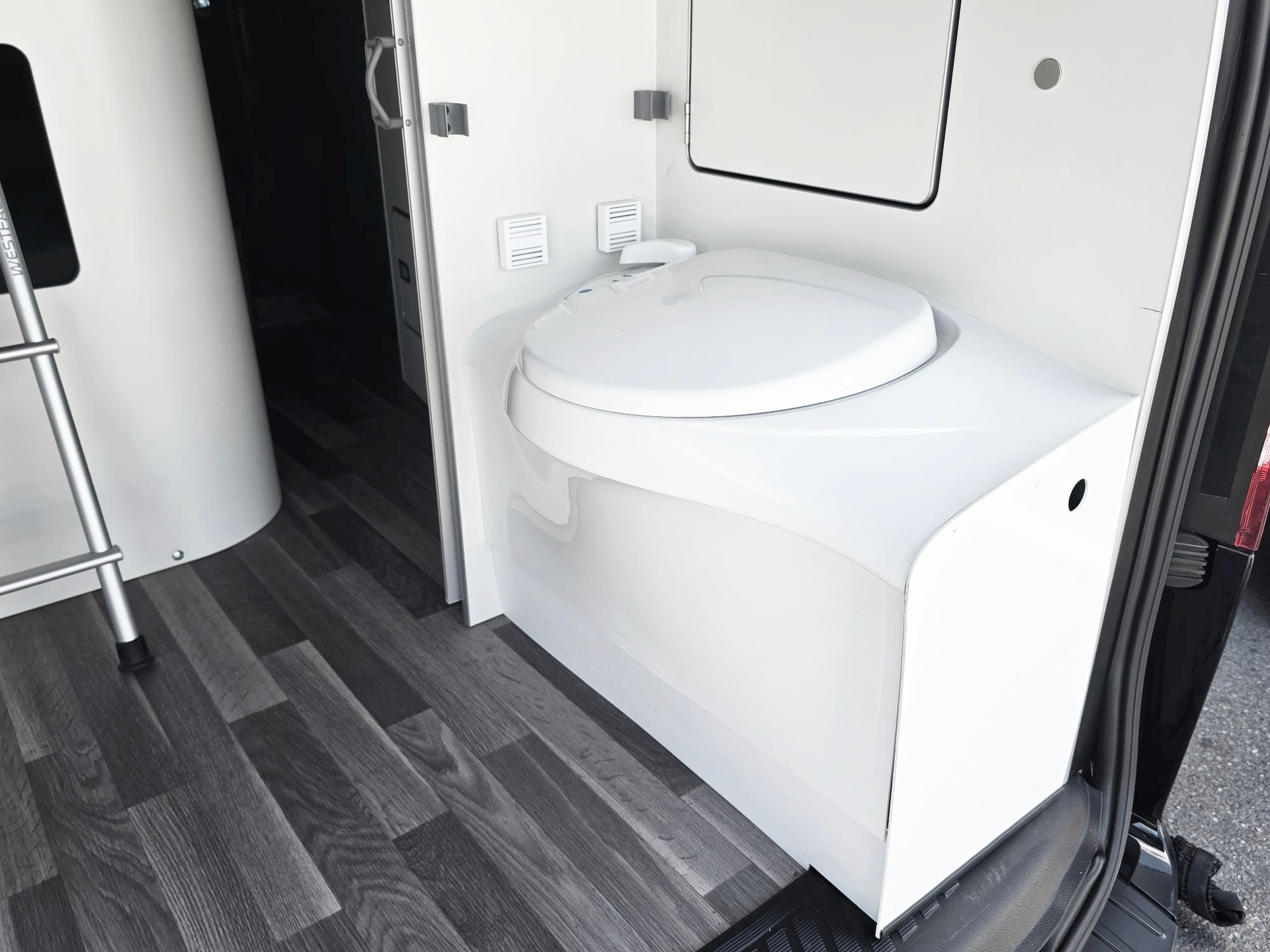 FORD TRANSIT CUSTOM NUGGET PLUS WESTFALIA AUFSTELLDACH 2,0 TDCI DIESEL AUTOMAT-image-9