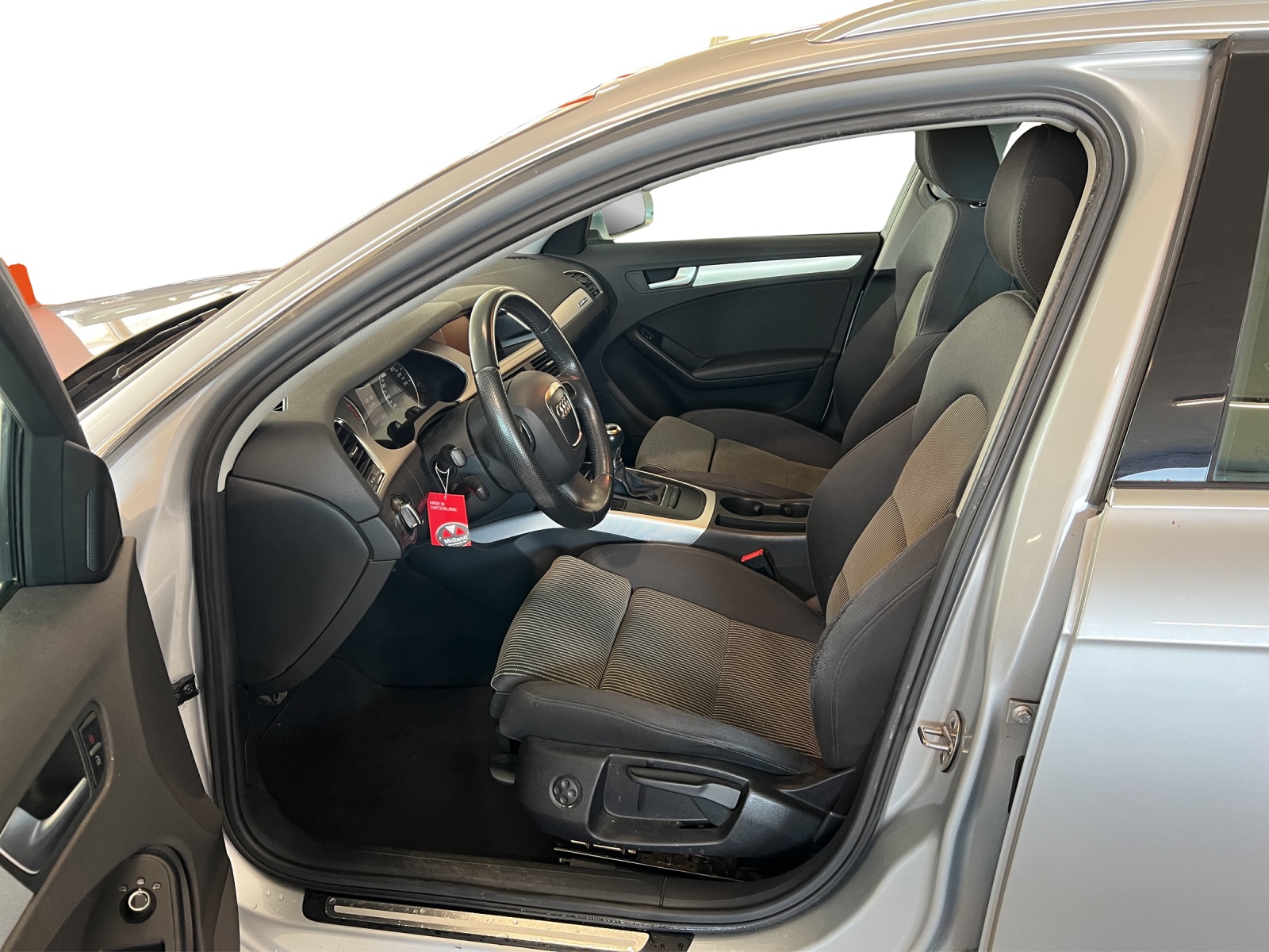 AUDI A4 Avant 2.0 TFSI quattro-image-8
