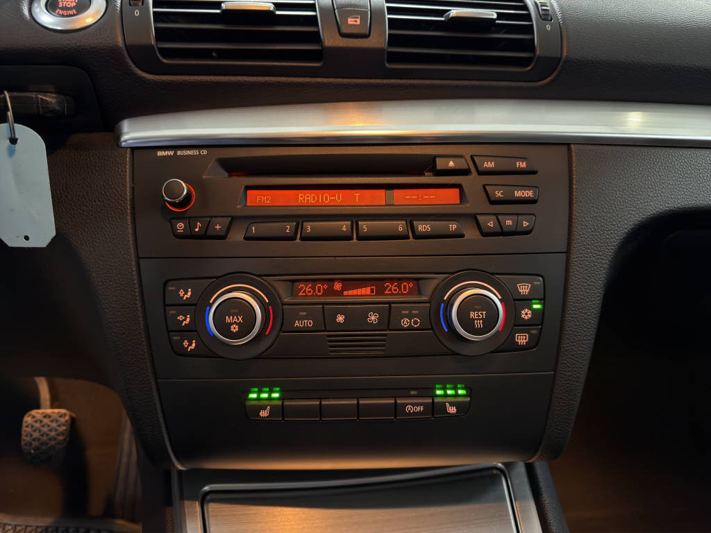 BMW 118i-image-11
