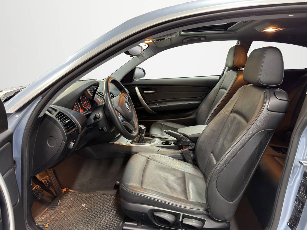 BMW 118i-image-8