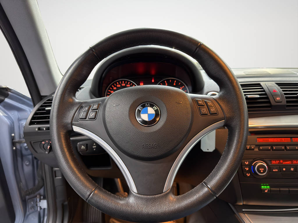 BMW 118i-image-9