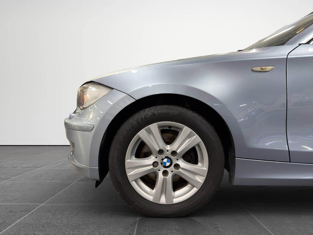 BMW 118i-image-16