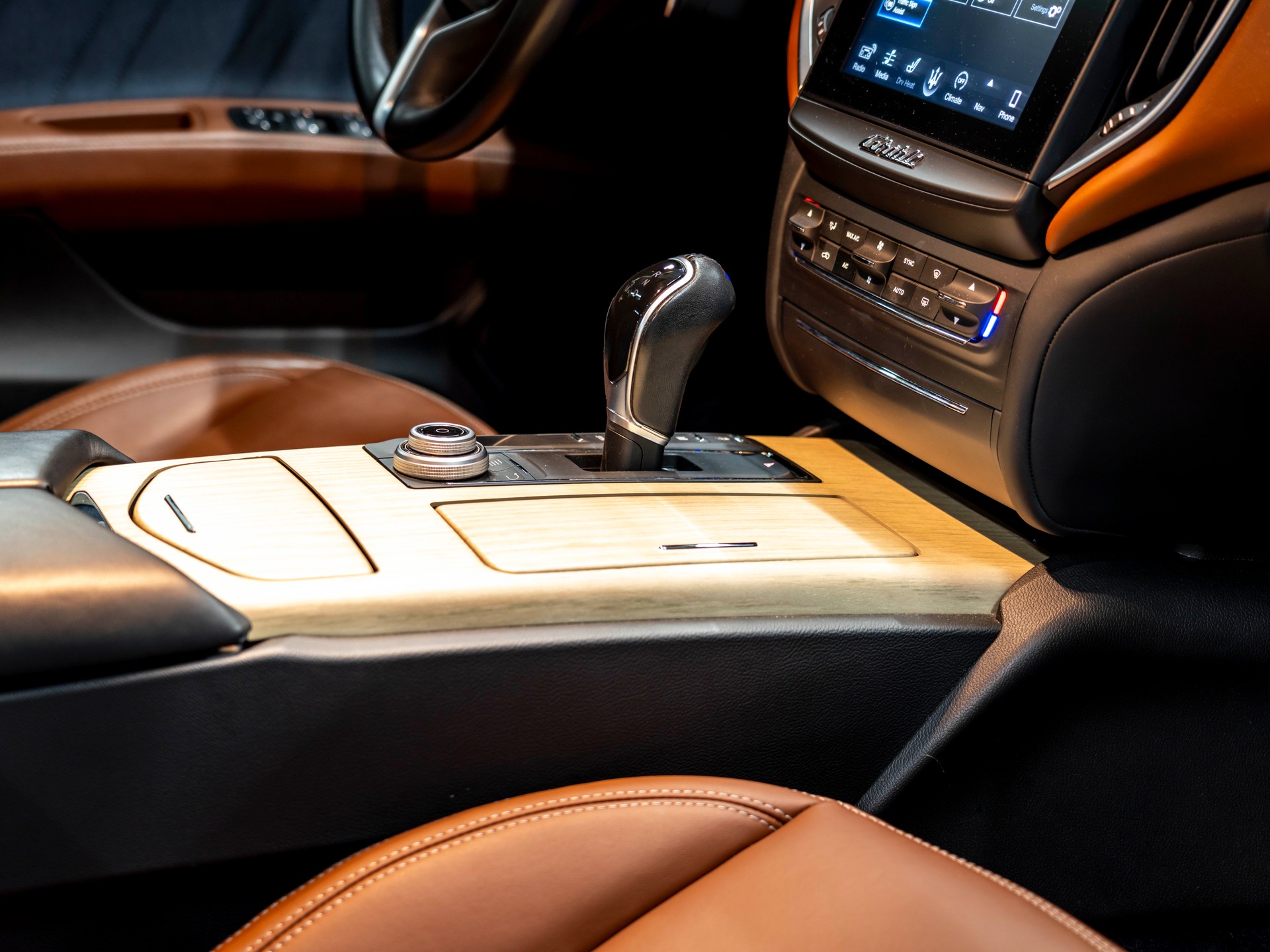 MASERATI Ghibli S Q4 3.0 V6 GranLusso Automatica-image-22