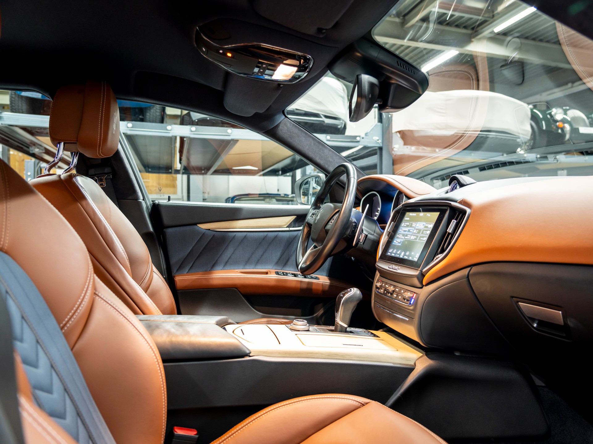 MASERATI Ghibli S Q4 3.0 V6 GranLusso Automatica-image-19