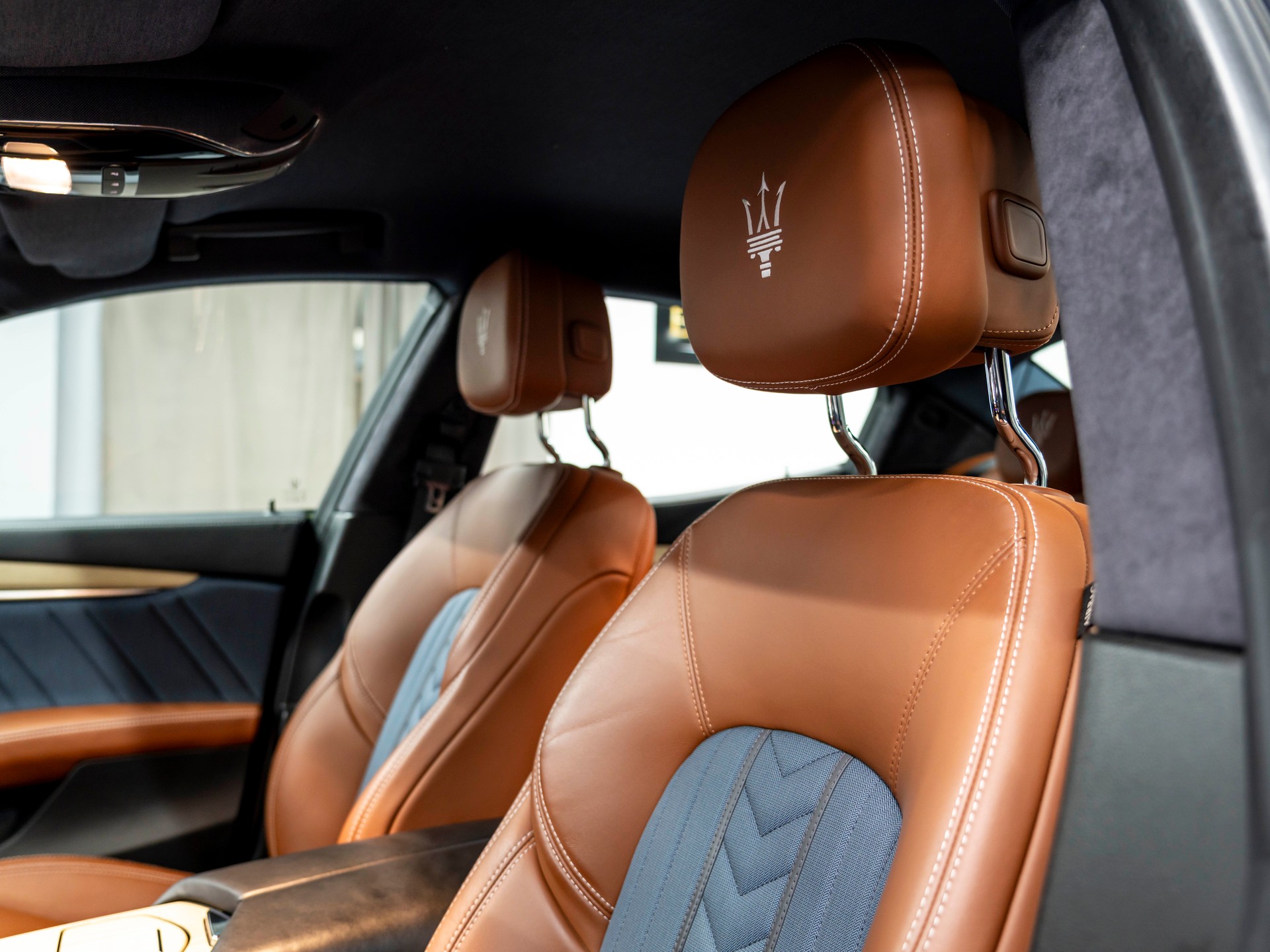 MASERATI Ghibli S Q4 3.0 V6 GranLusso Automatica-image-16