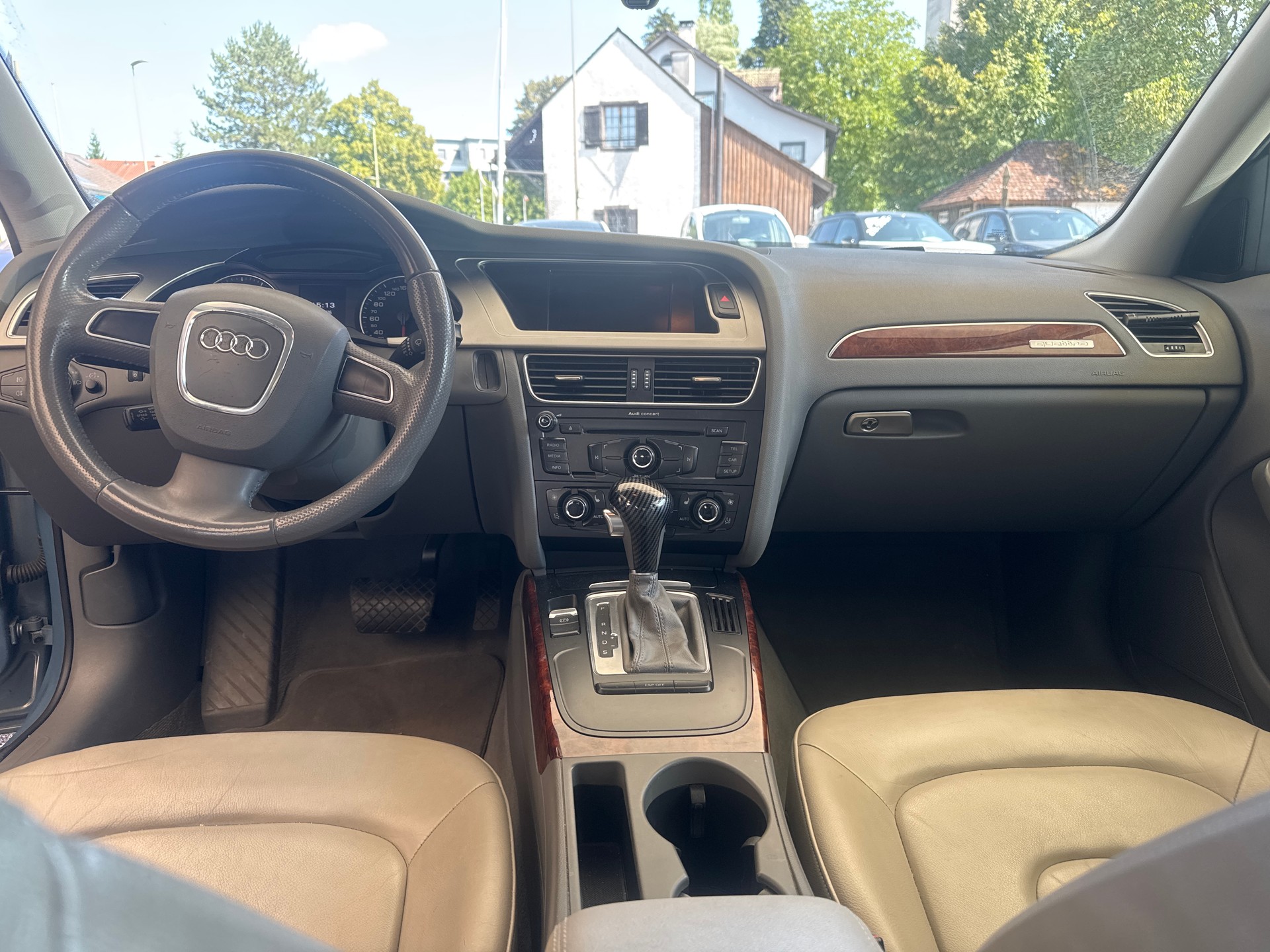 AUDI A4 Limousine 2.0 TFSI quattro S-tronic-image-12