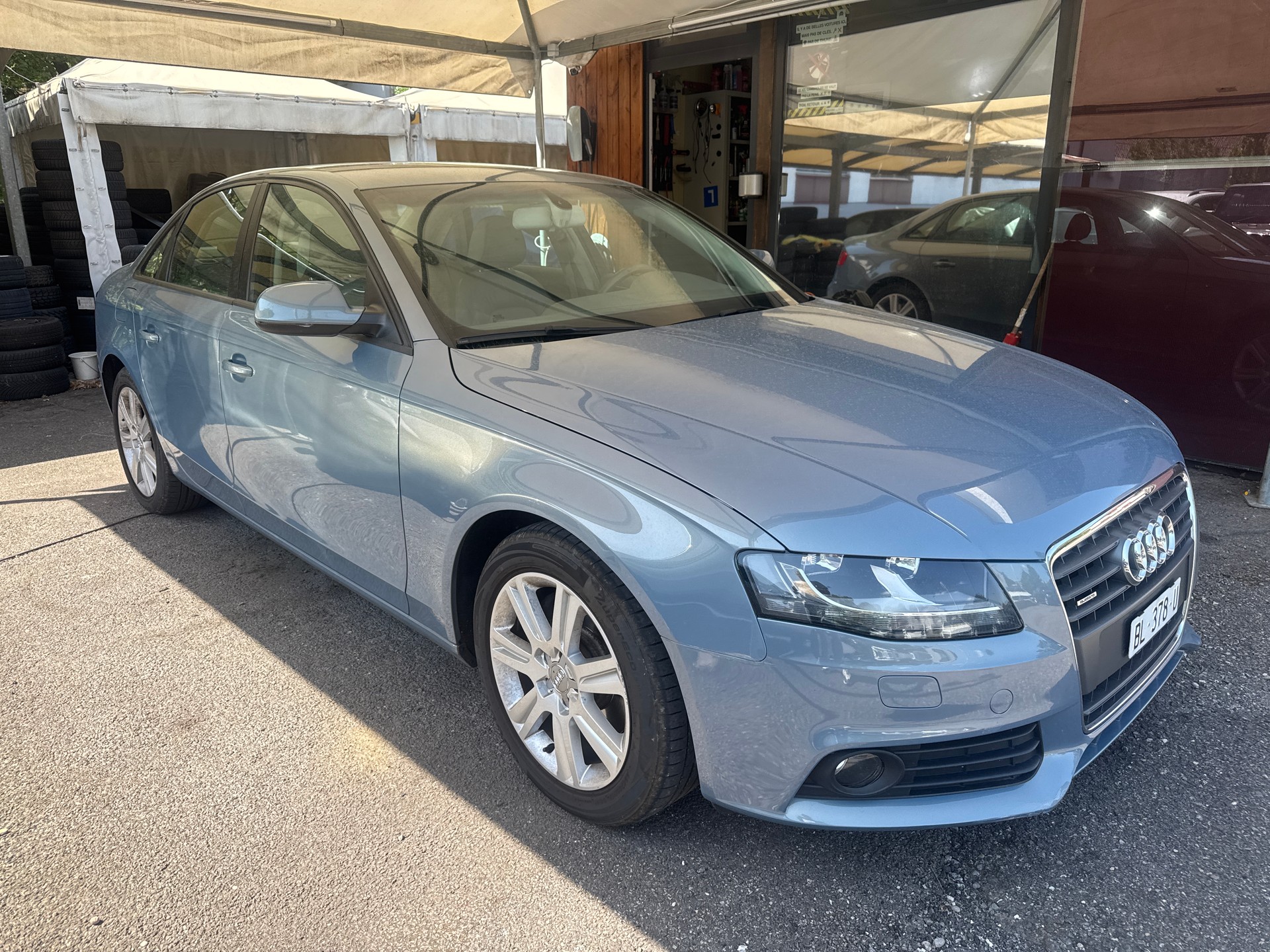 AUDI A4 Limousine 2.0 TFSI quattro S-tronic-image-2