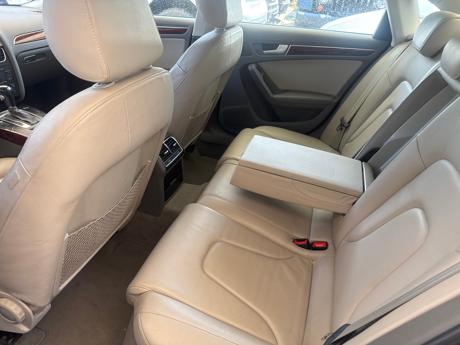 AUDI A4 Limousine 2.0 TFSI quattro S-tronic-image-11
