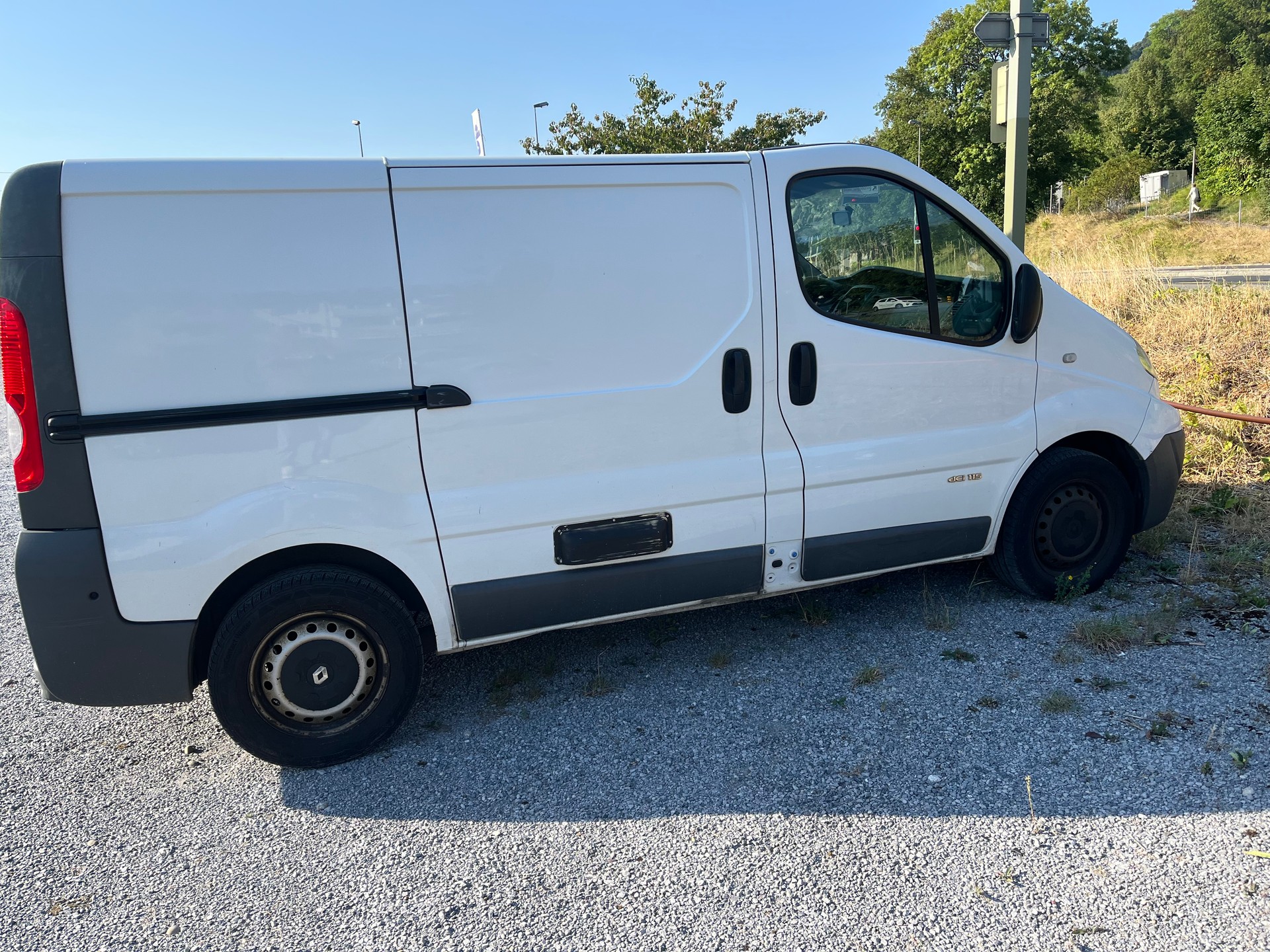 RENAULT Trafic 2.0 dCi 115 2.9t L1H1-image-2
