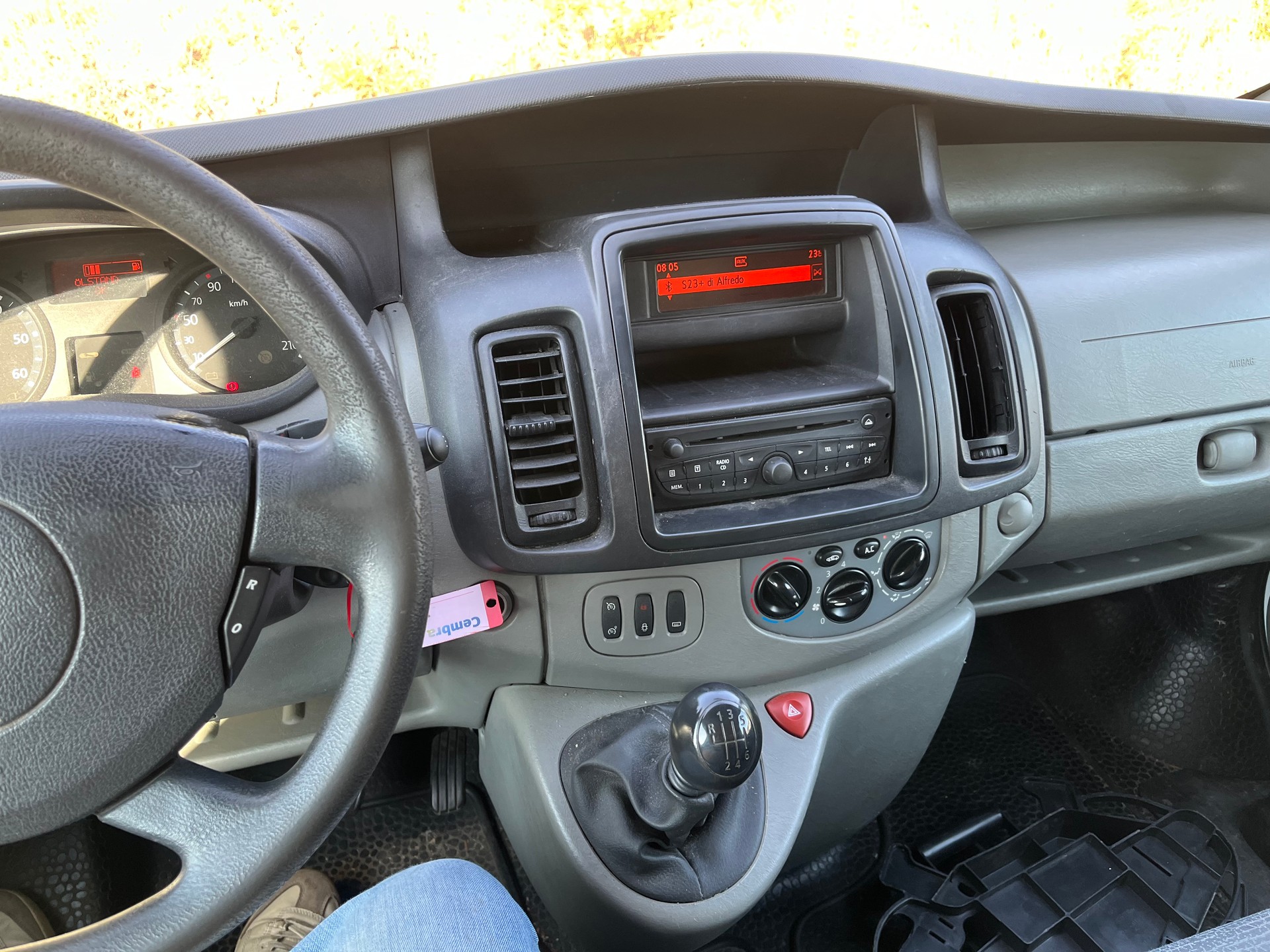 RENAULT Trafic 2.0 dCi 115 2.9t L1H1-image-9