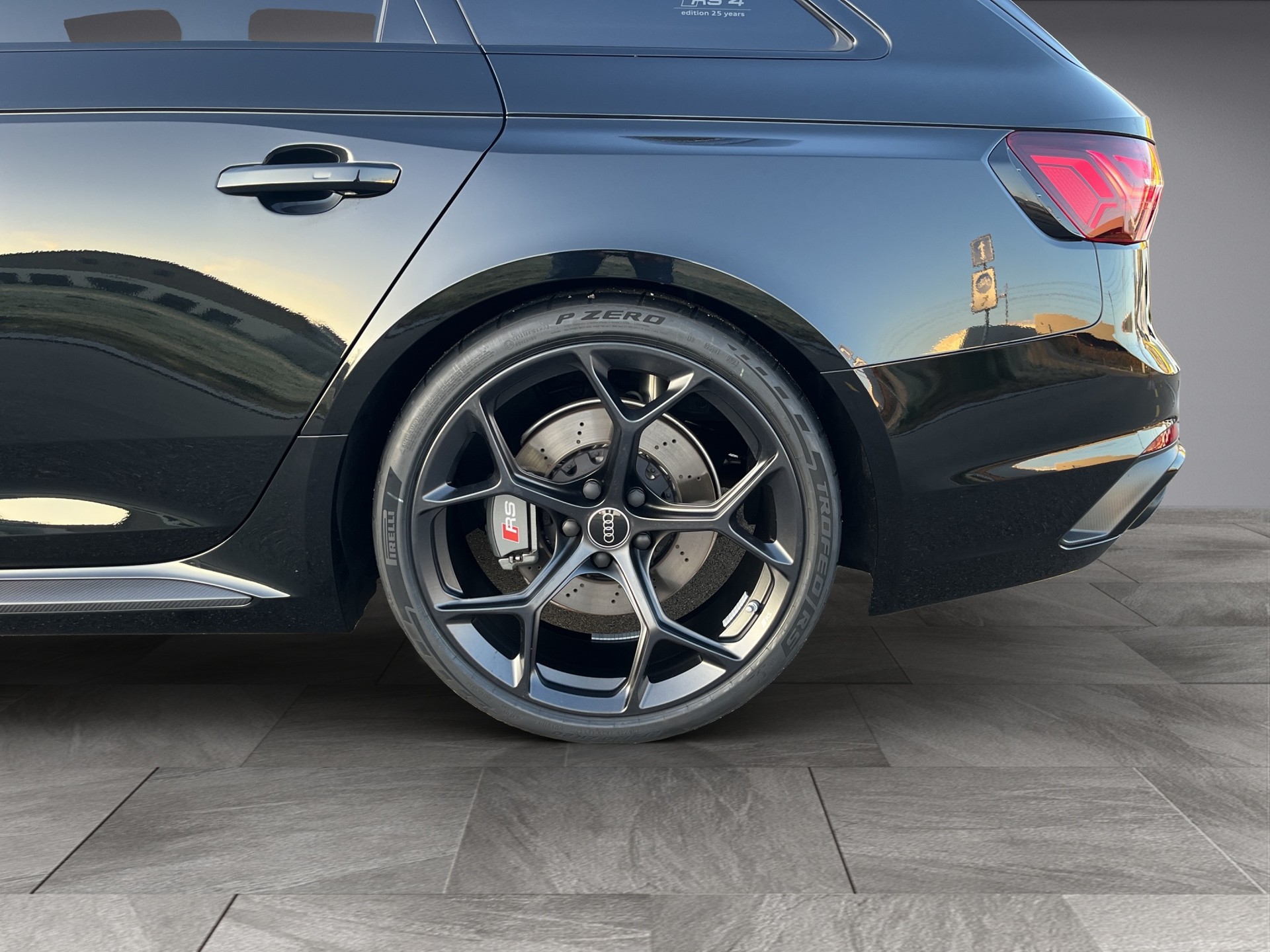 AUDI RS4 Avant 25 year edition quattro tiptronic*Limitiert Nr. 243 von 250 Stück, 470PS, (5-Jahre Garantie)-image-7