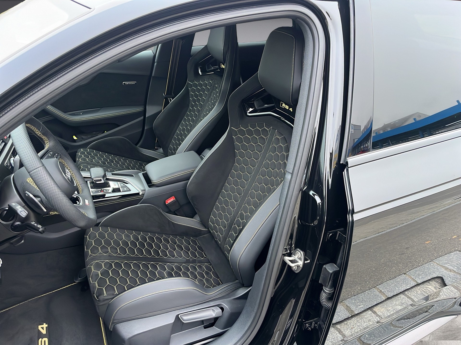 AUDI RS4 Avant 25 year edition quattro tiptronic*Limitiert Nr. 243 von 250 Stück, 470PS, (5-Jahre Garantie)-image-21
