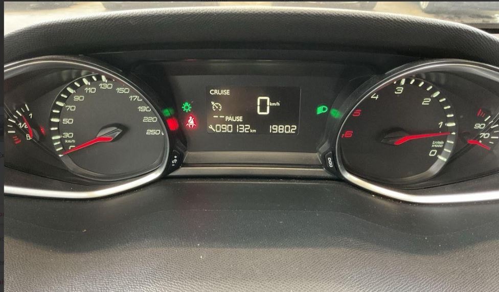PEUGEOT 308 SW 1.6 BlueHDI Active-image-5
