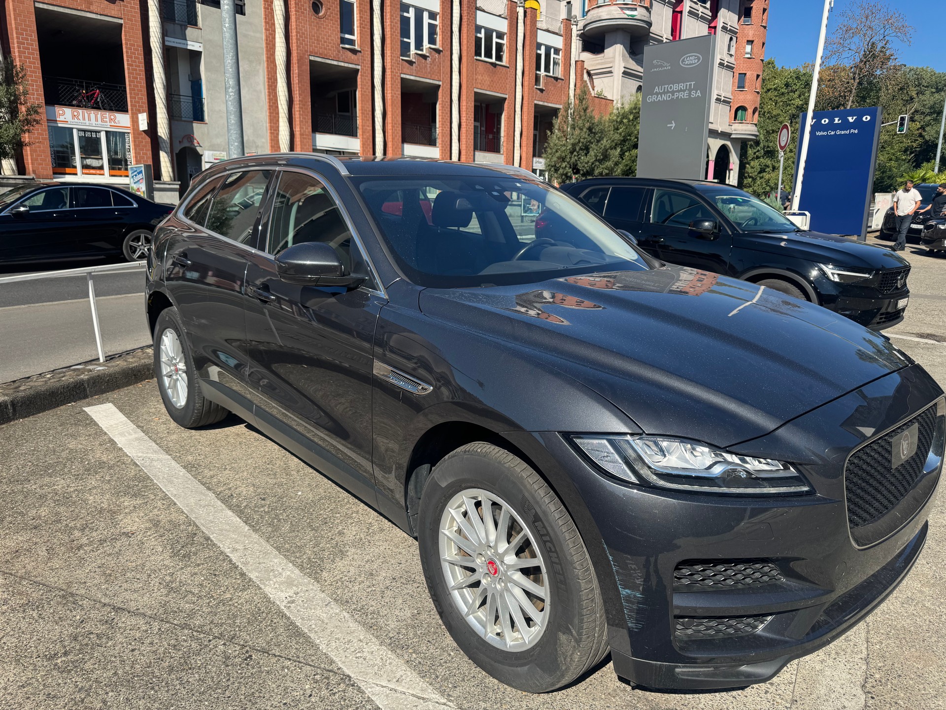 JAGUAR F-Pace 3.0 TD Prestige AWD Automatik-image-1