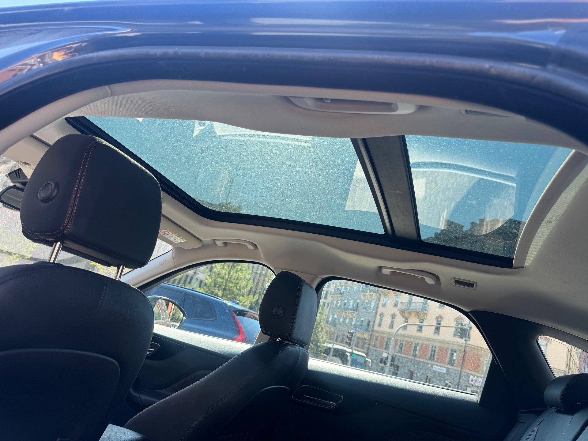 JAGUAR F-Pace 3.0 TD Prestige AWD Automatik-image-12