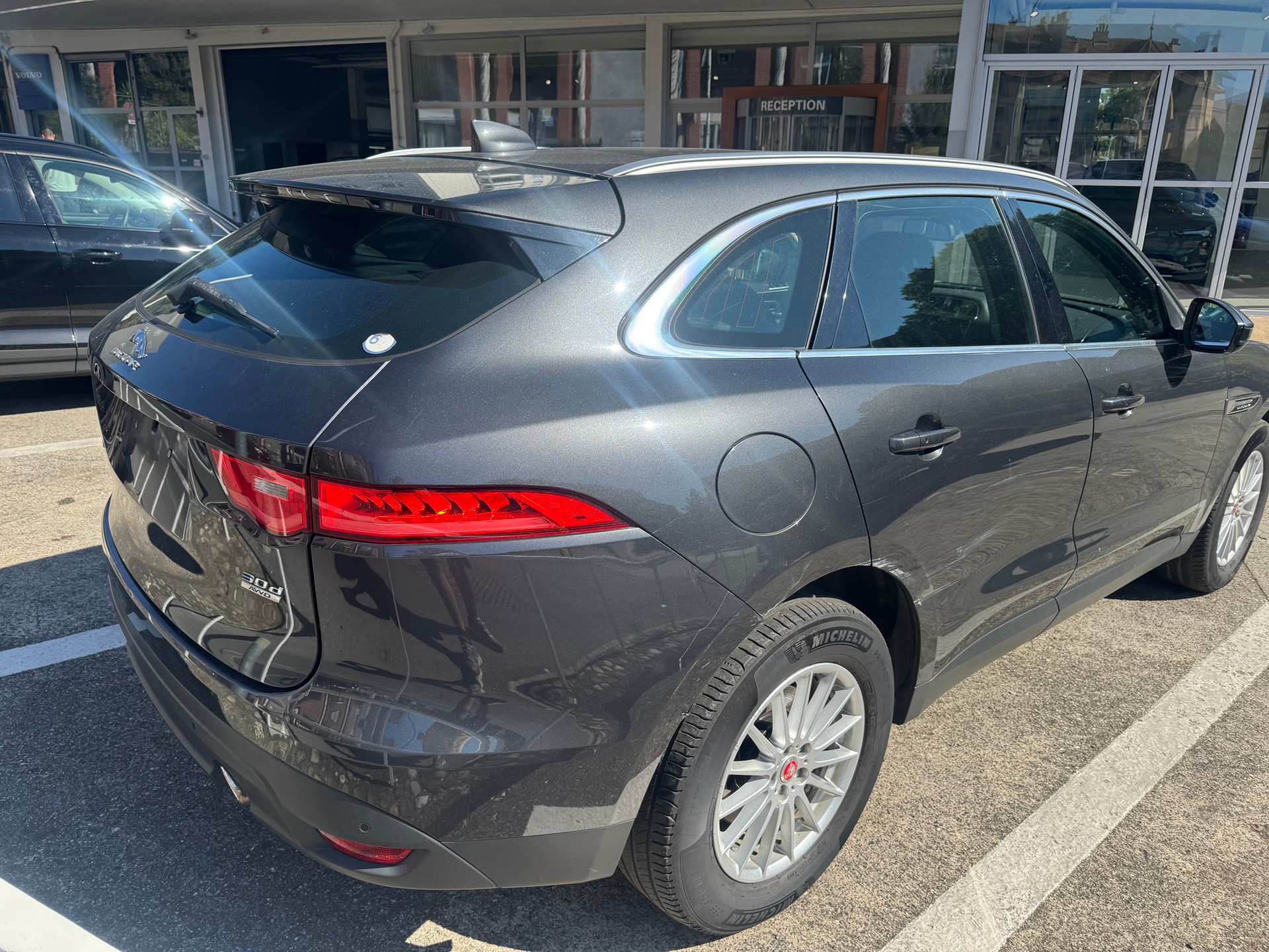 JAGUAR F-Pace 3.0 TD Prestige AWD Automatik-image-3