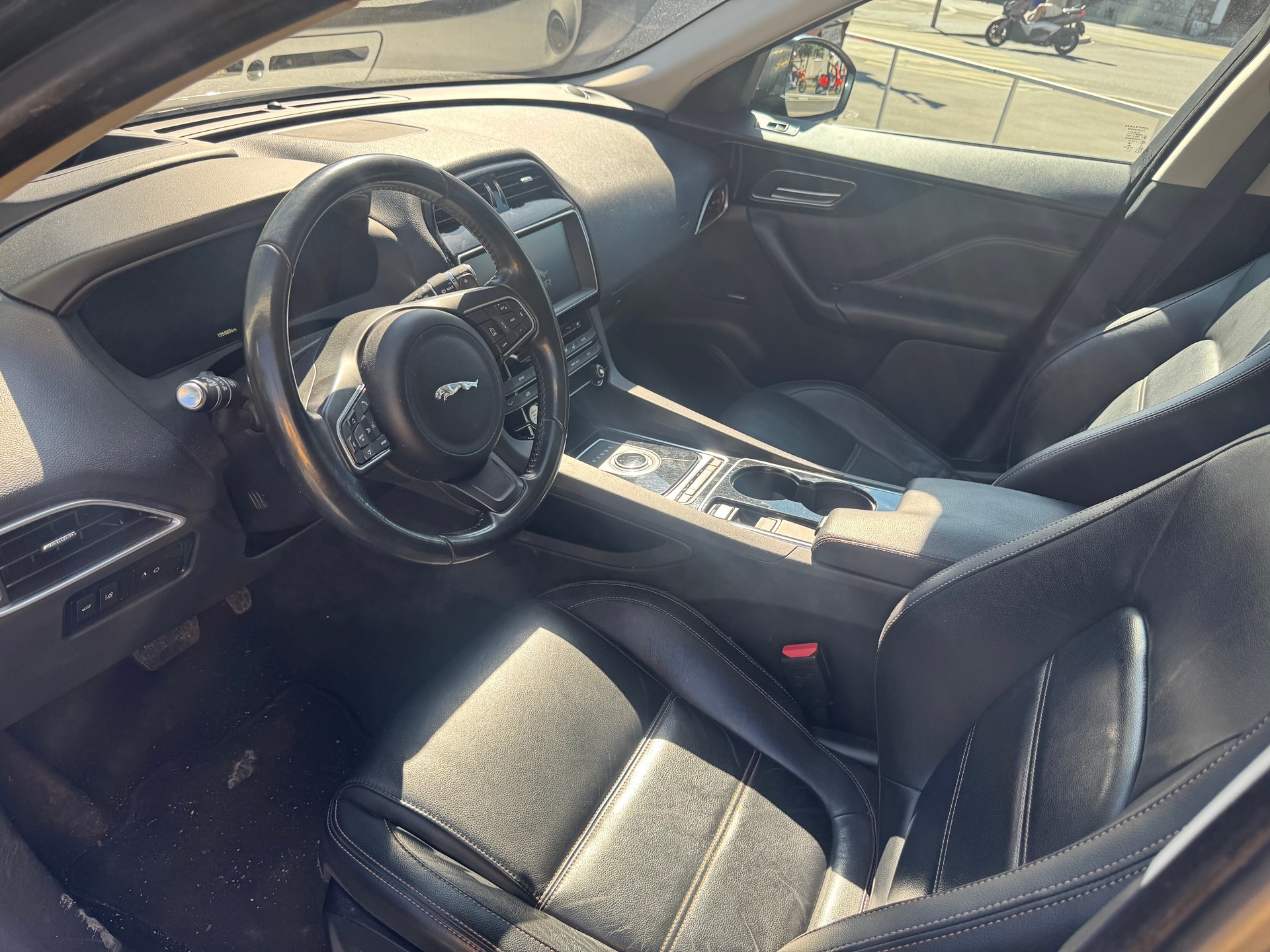 JAGUAR F-Pace 3.0 TD Prestige AWD Automatik-image-8