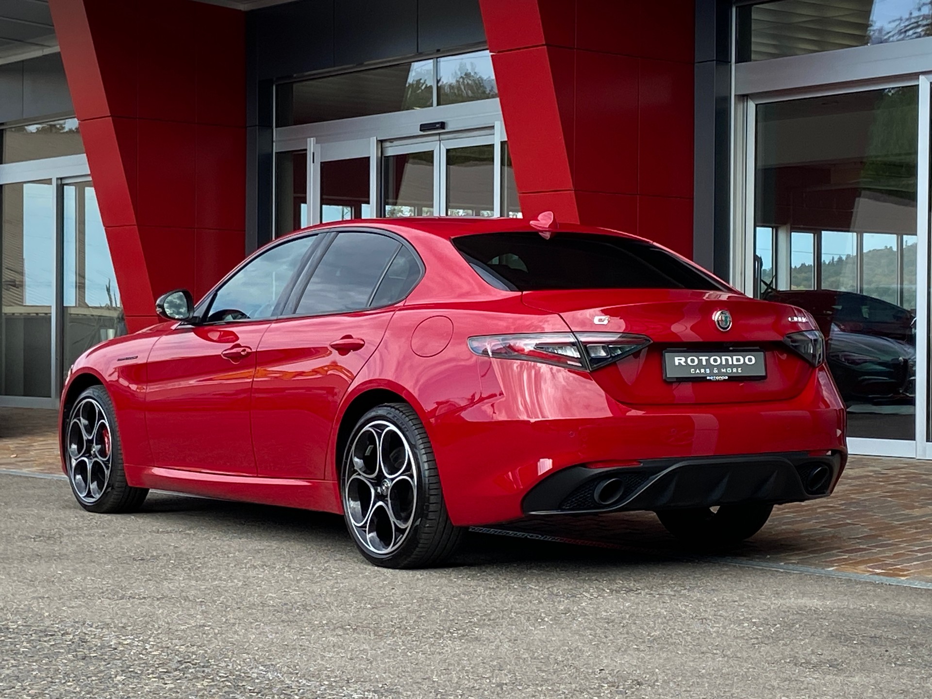 ALFA ROMEO Giulia 2.0 Competizione Q4 AT8-image-16