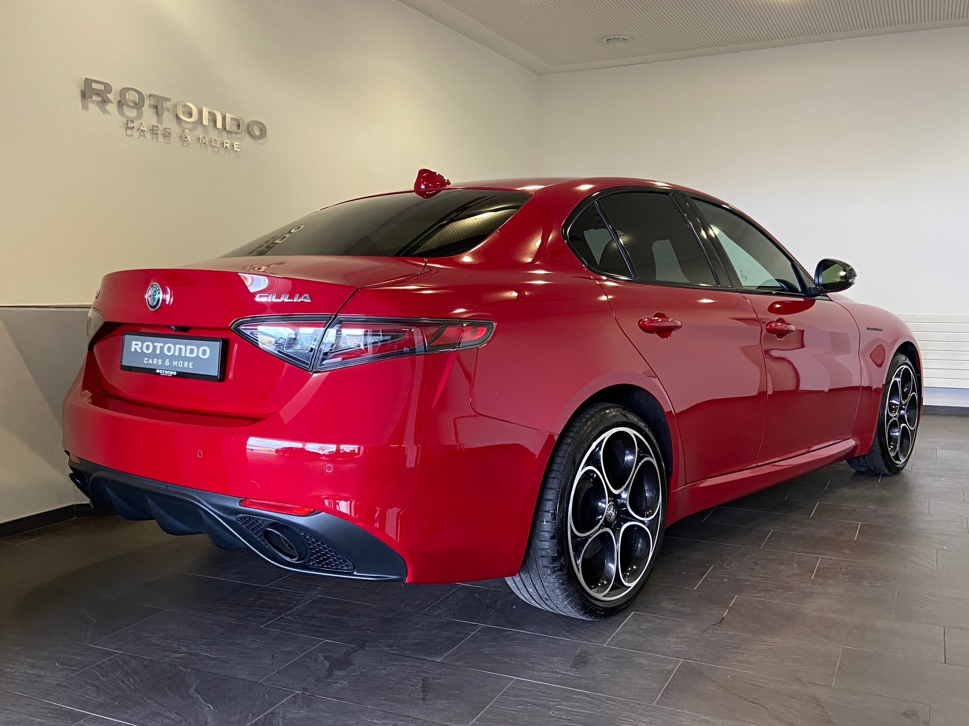 ALFA ROMEO Giulia 2.0 Competizione Q4 AT8-image-1