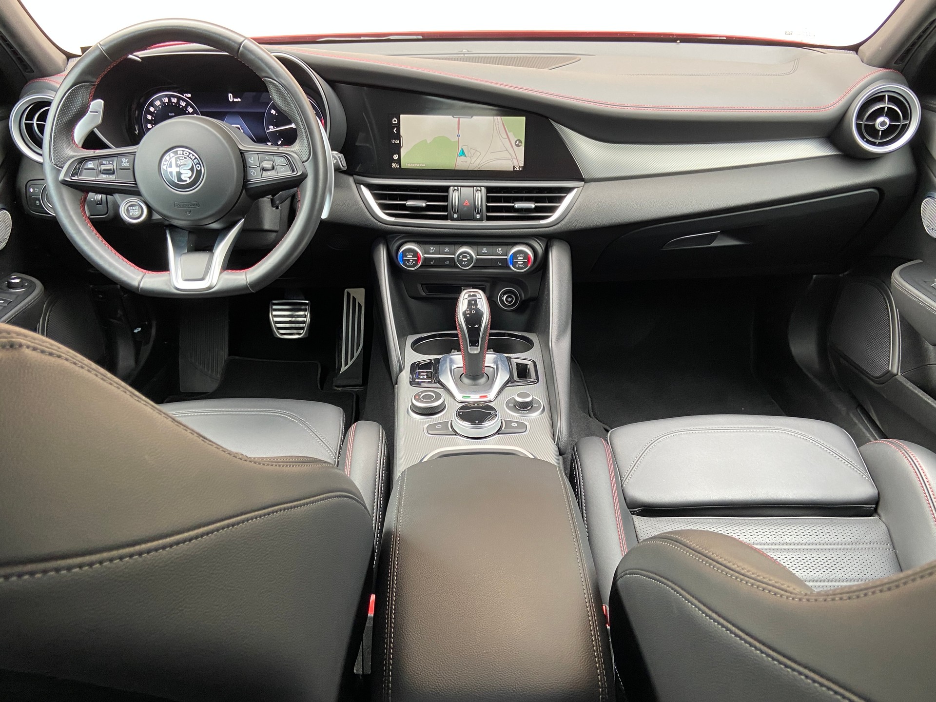 ALFA ROMEO Giulia 2.0 Competizione Q4 AT8-image-3