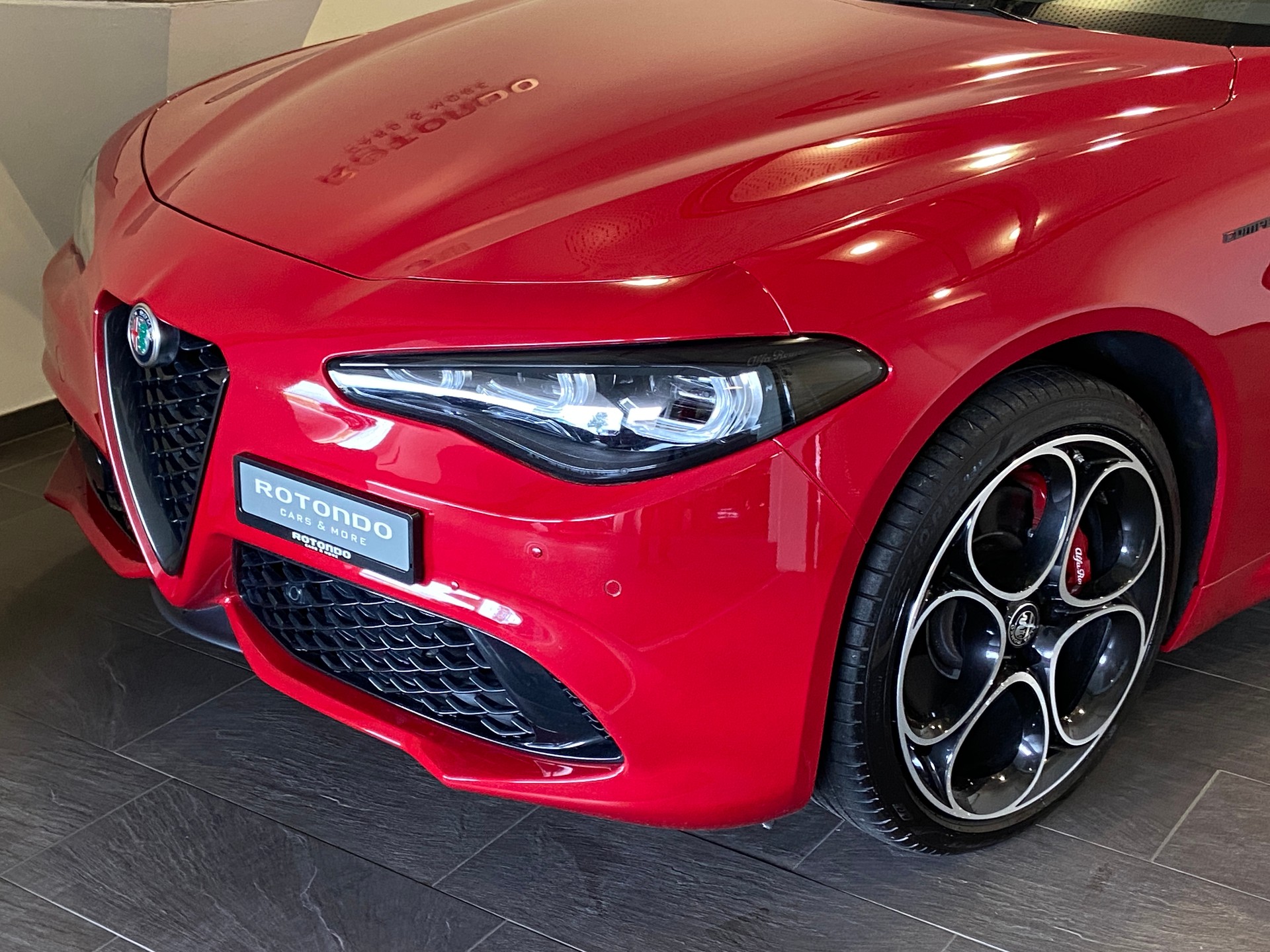 ALFA ROMEO Giulia 2.0 Competizione Q4 AT8-image-2