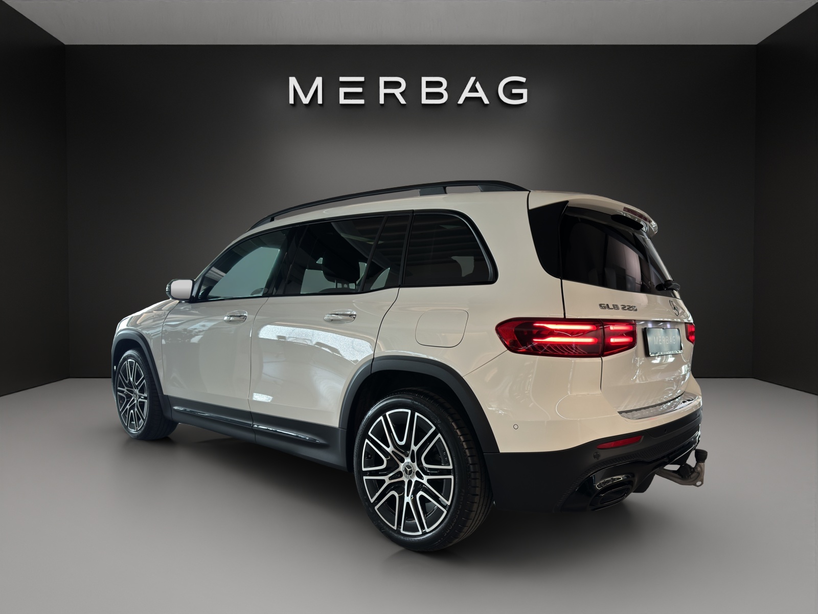 MERCEDES-BENZ GLB 220 4Matic 8G-Tronic-image-3