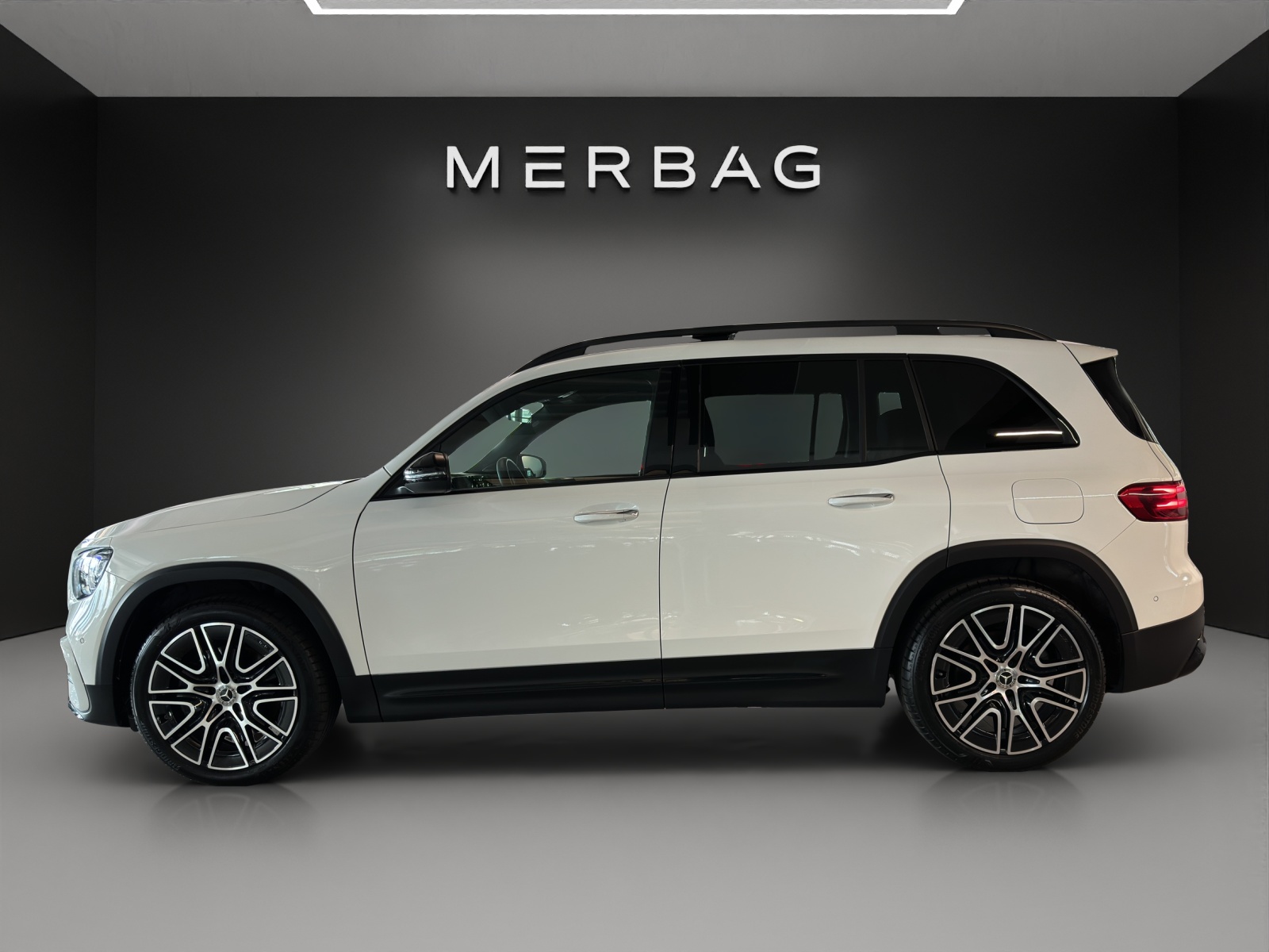 MERCEDES-BENZ GLB 220 4Matic 8G-Tronic-image-2