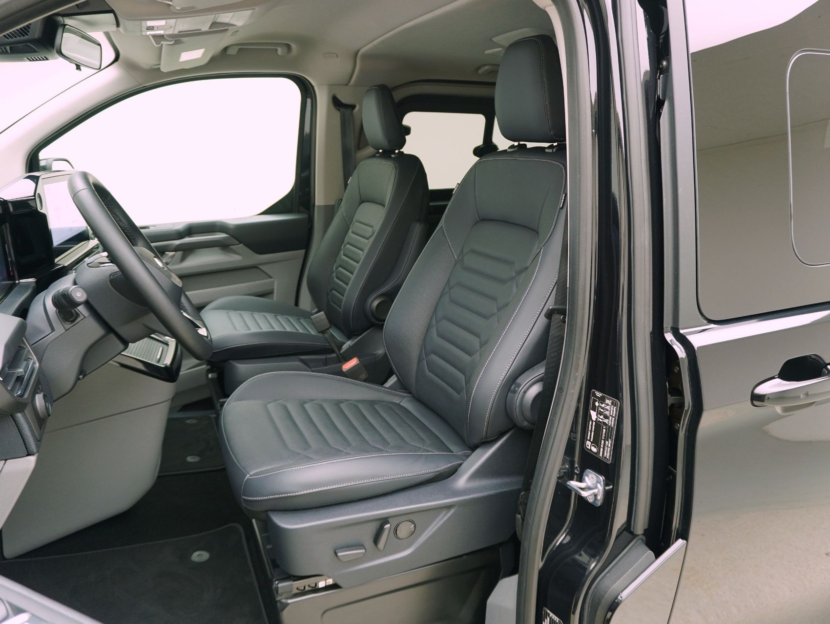 FORD Tourneo Custom 320 L1 2.0 TDCI 4x4 Titanium X-image-8