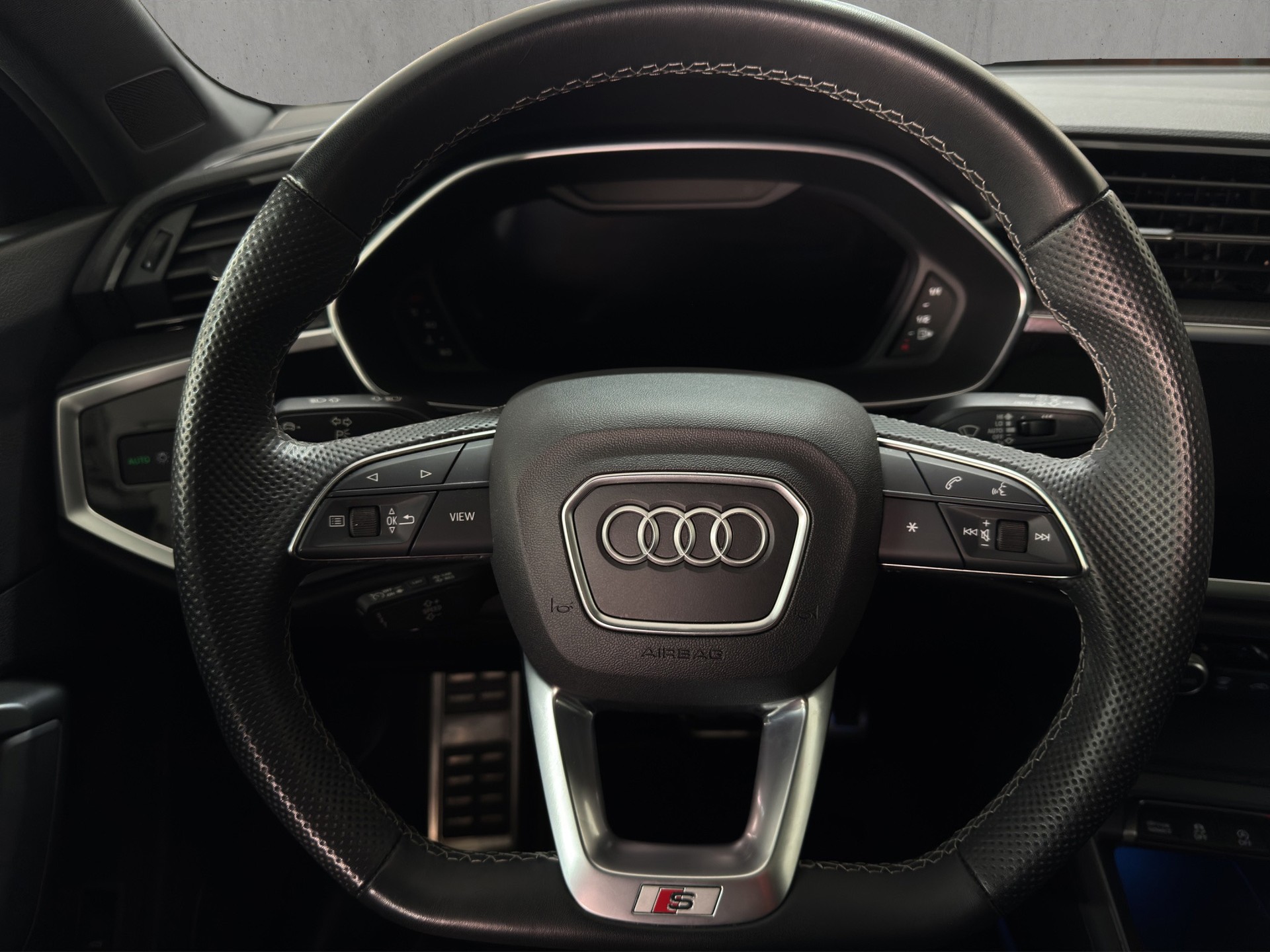 AUDI Q3 Sportback 35 TFSI S line "Prestige Edition" S-tronic " Panoramadach-20"Alu-Leder"-image-12