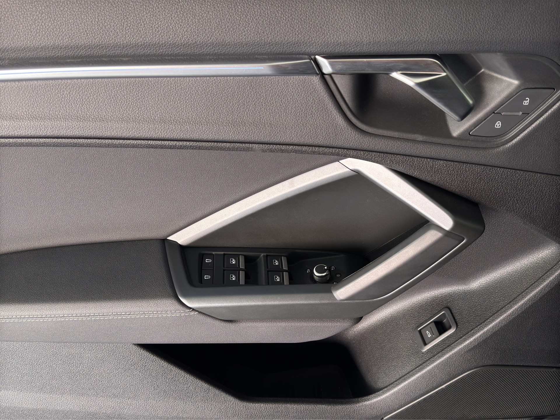 AUDI Q3 Sportback 35 TFSI S line "Prestige Edition" S-tronic " Panoramadach-20"Alu-Leder"-image-9