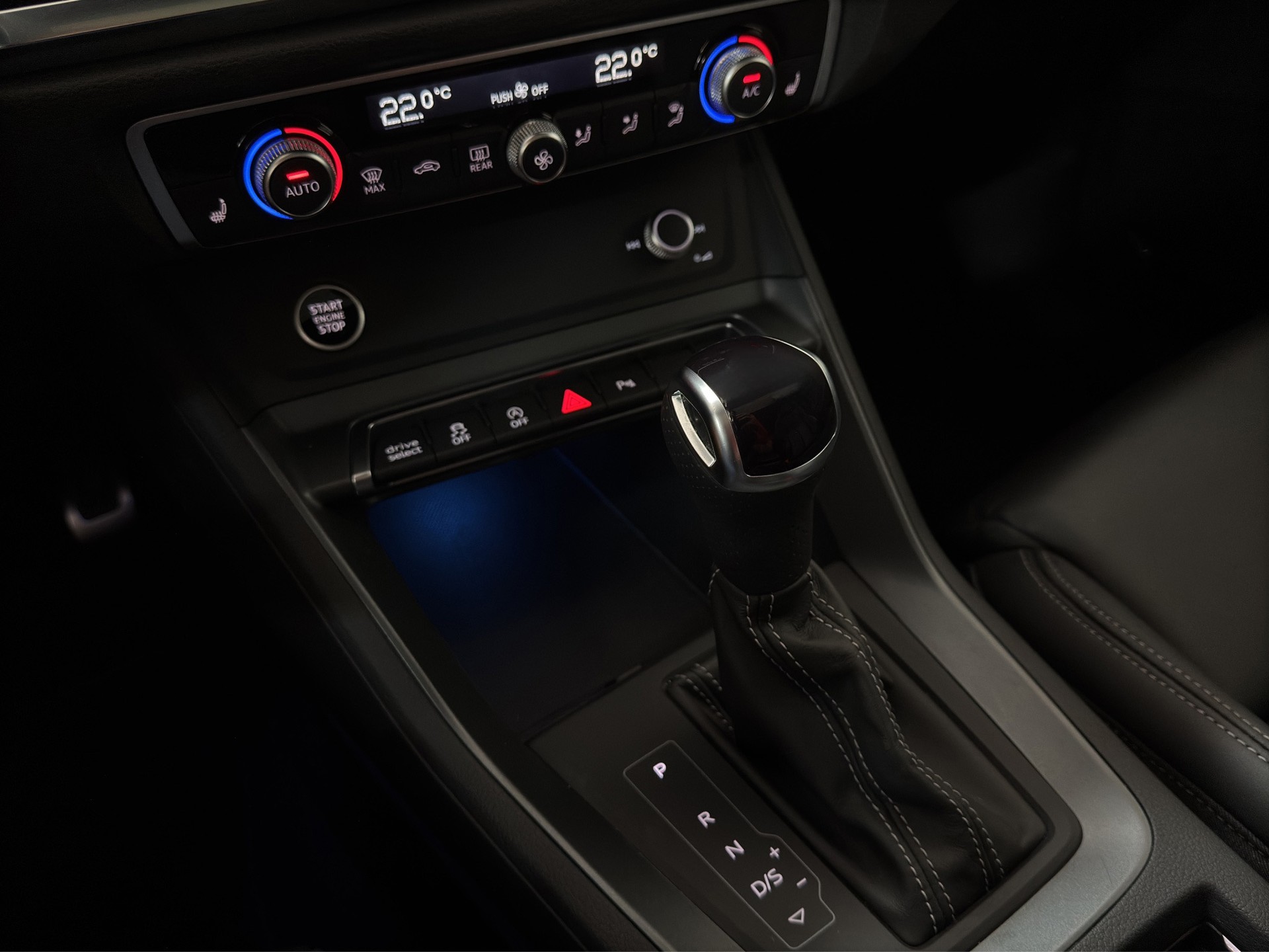 AUDI Q3 Sportback 35 TFSI S line "Prestige Edition" S-tronic " Panoramadach-20"Alu-Leder"-image-15