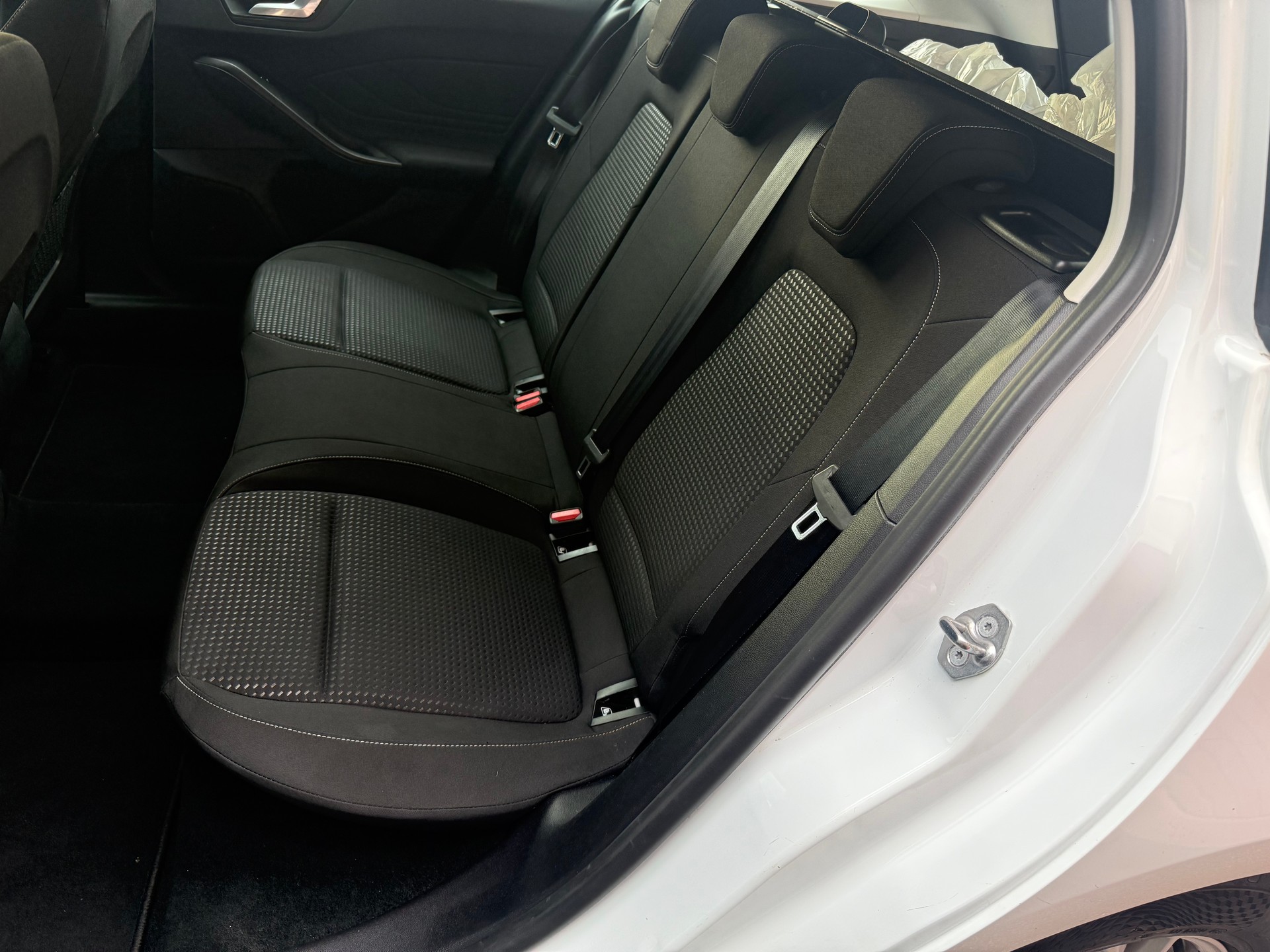 FORD Focus 1.5 TDCi Cool Connect Automatic-image-5
