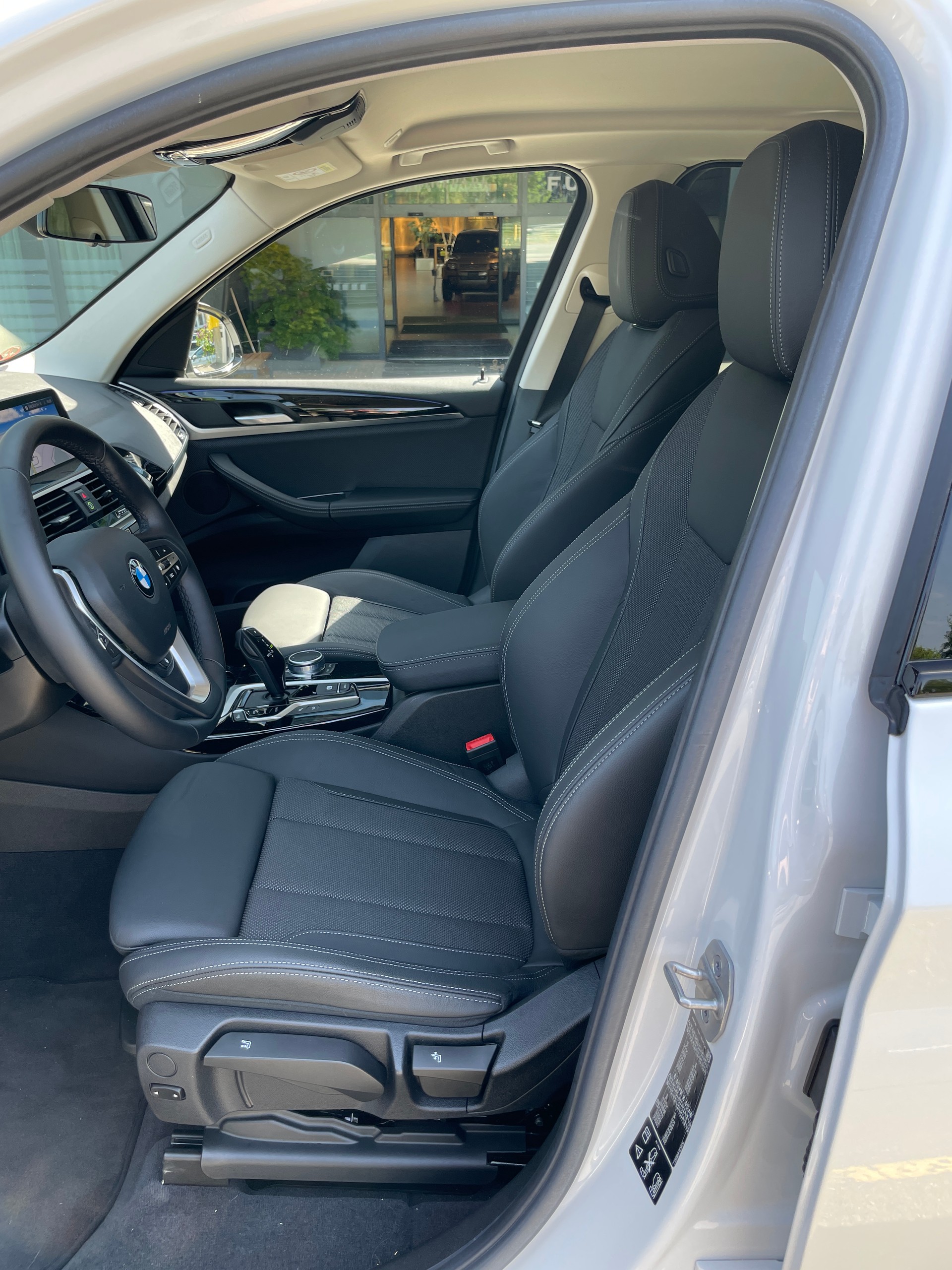 BMW X3 xDrive 48V 20d xLine Steptronic-image-13