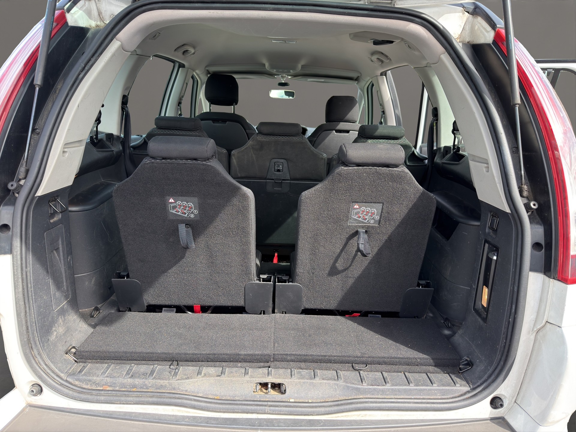 CITROEN Grand C4 Picasso 2.0 HDI Dynamique BMP 7 Plätze-image-12